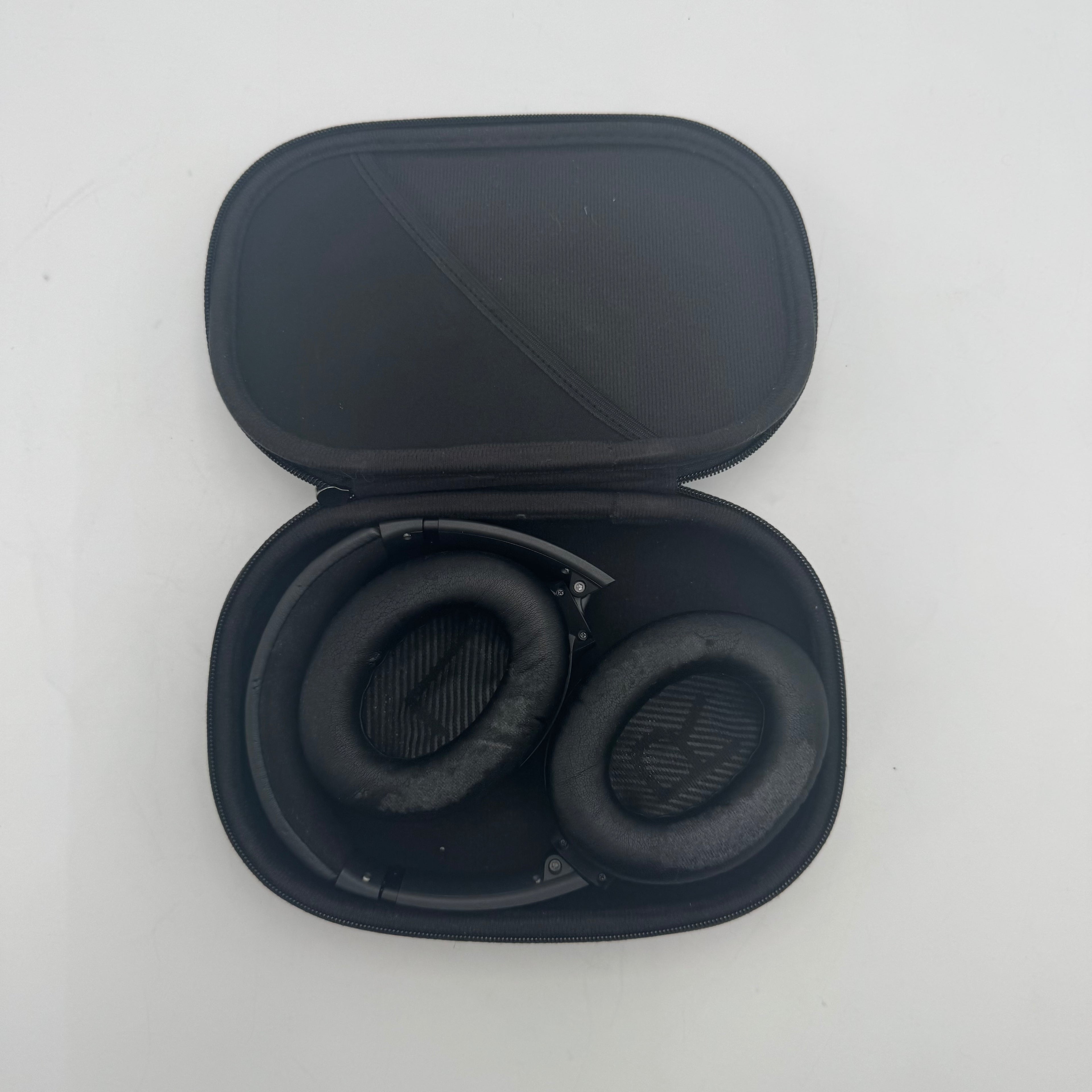 Bose QuietComfort 35 Over Ear Wireless Headphones w/ Case - Used