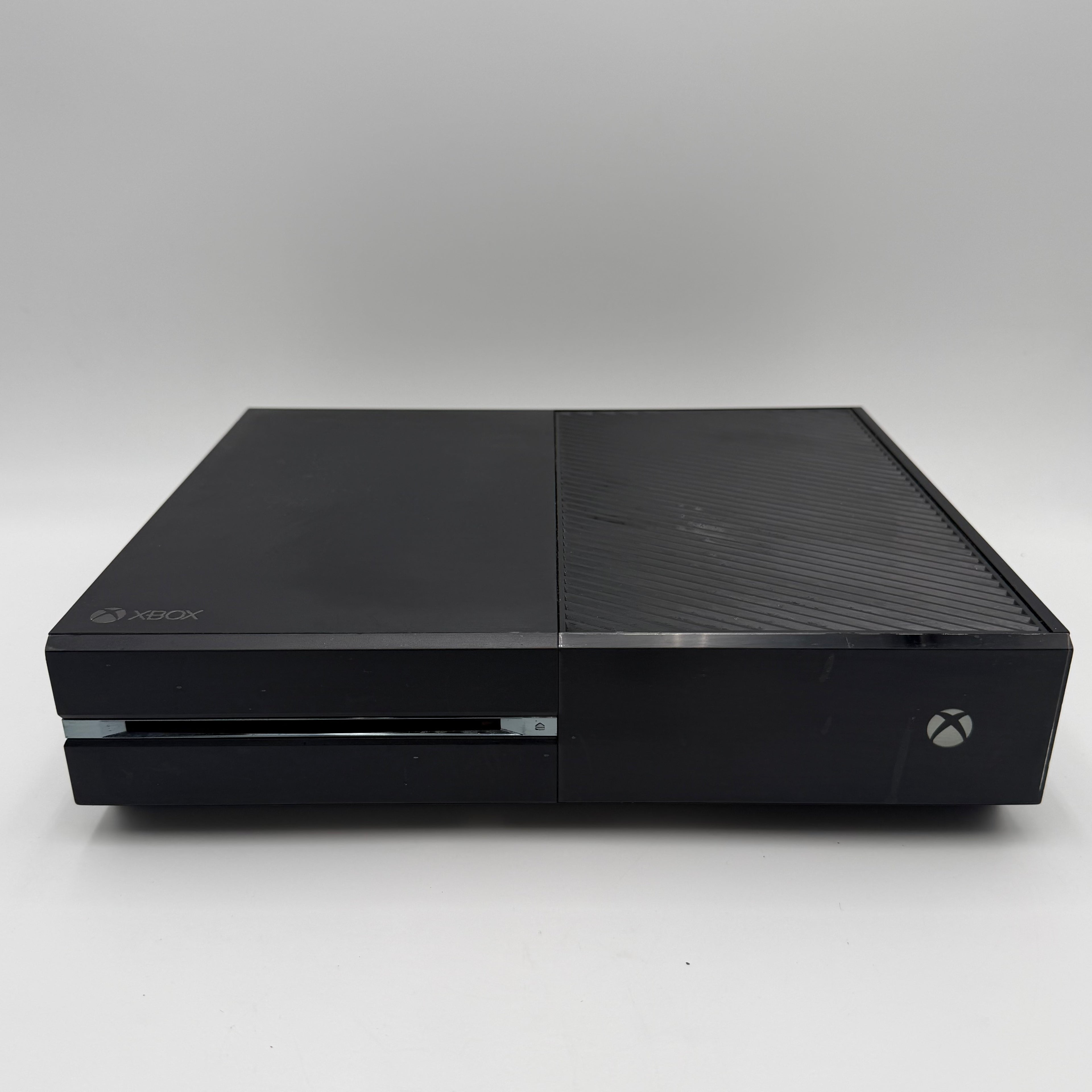Microsoft Xbox One (1540) 2013 500GB Black Console with Controller and HDMI Cable