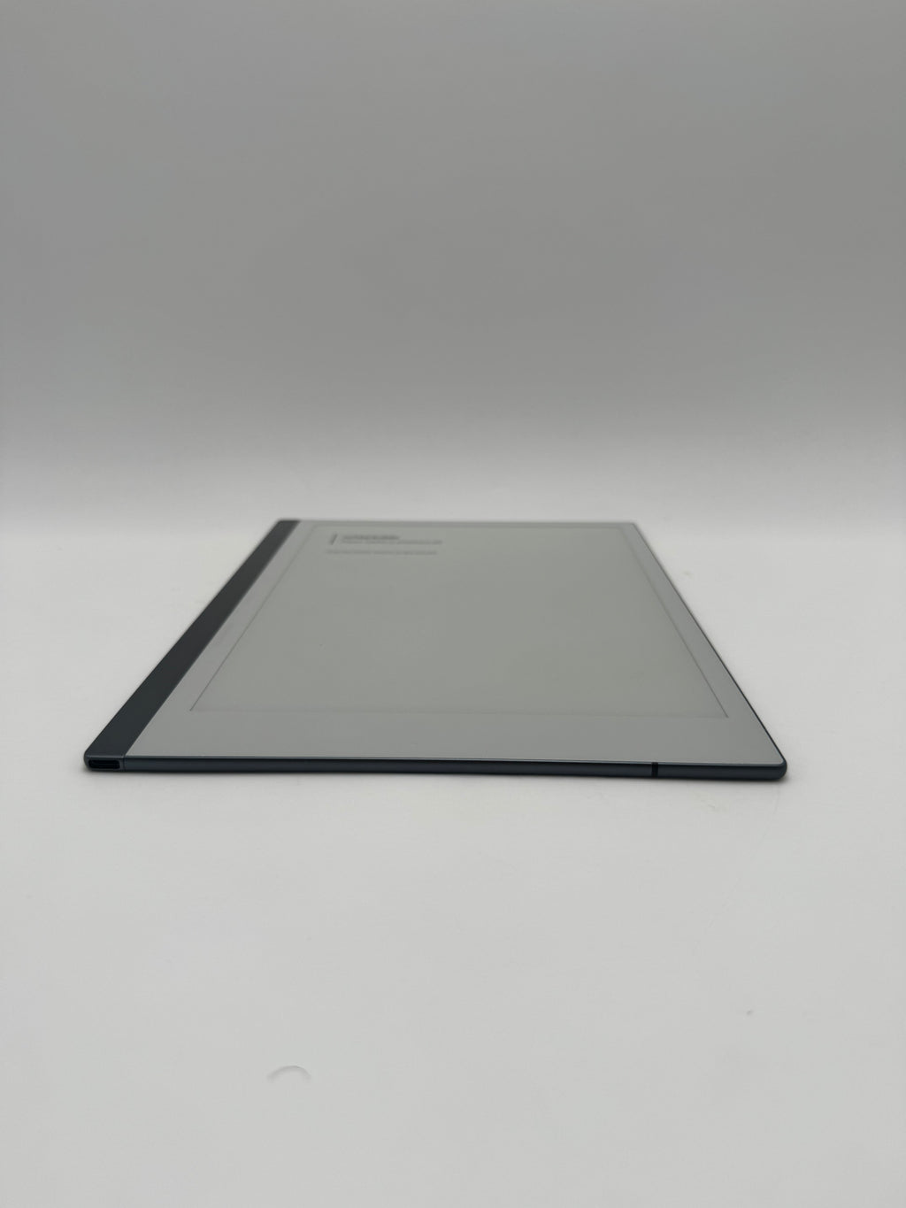 reMarkable 2 paper tablet 10.3" Tablet with pen 8GB Wi-Fi Used - A