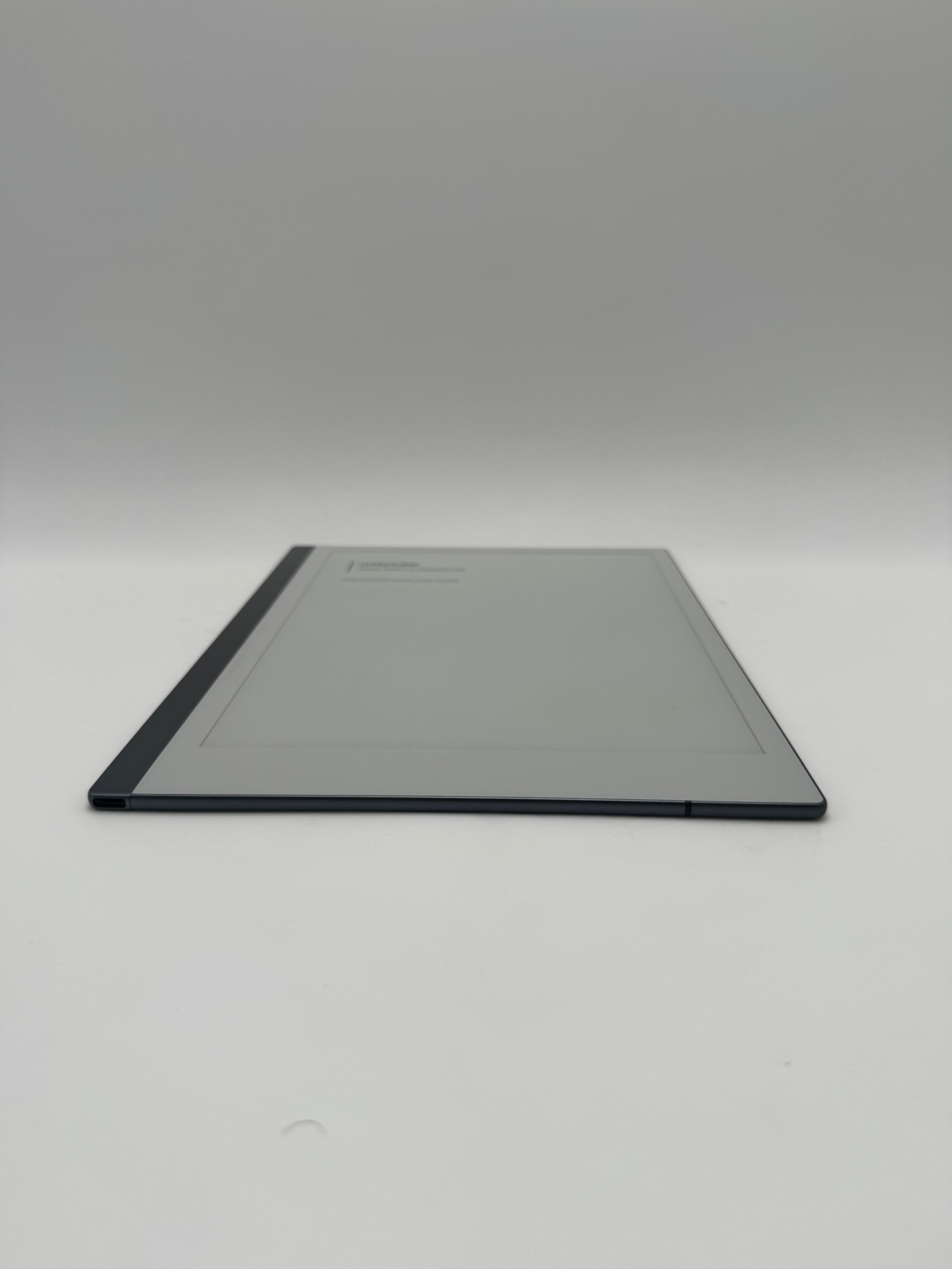 reMarkable 2 paper tablet 10.3" Tablet with pen 8GB Wi-Fi Used - A