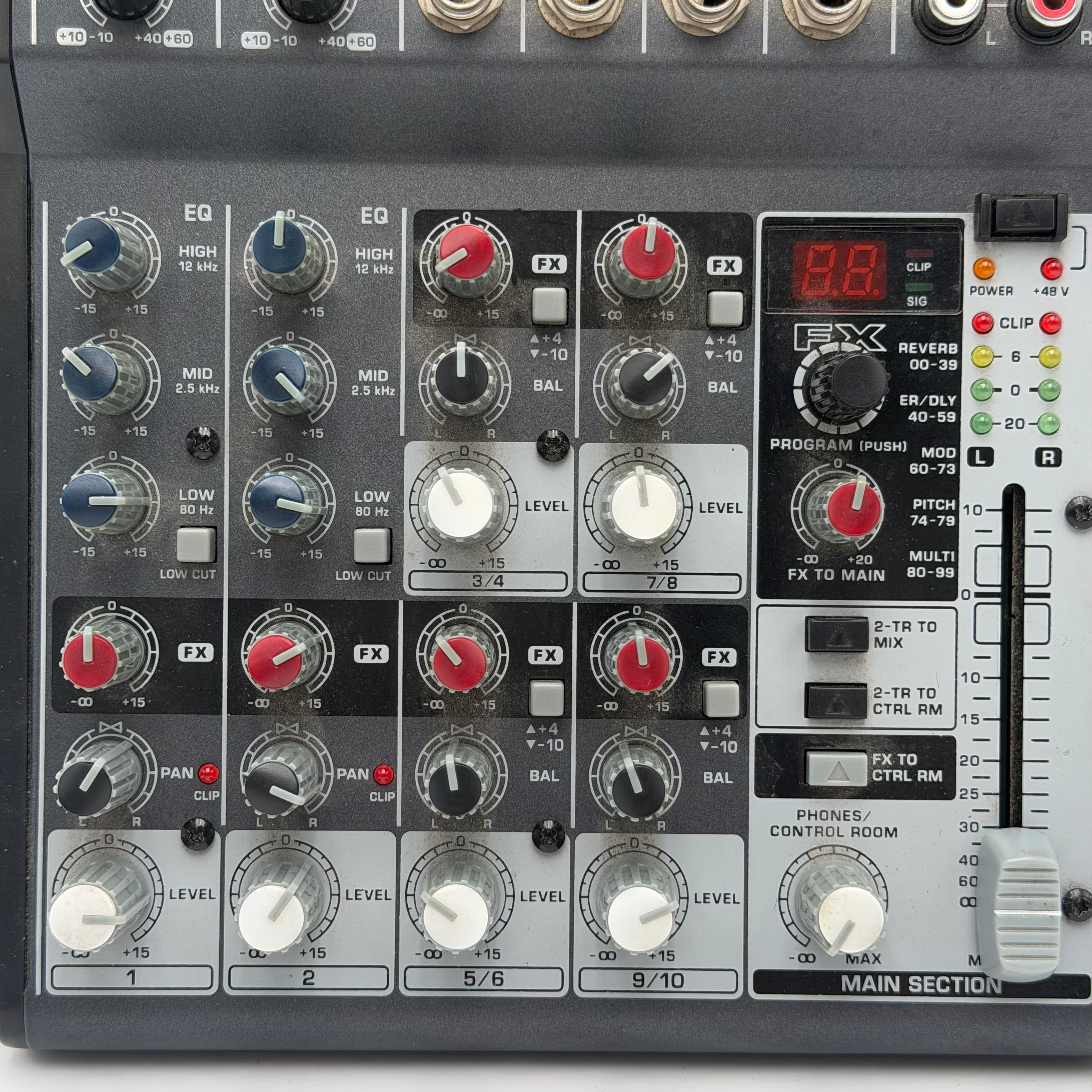 Behringer Xenyx Mixer 1002 FX / 10 Channel 2 Bus Effects Board (NO POWER CHORD)