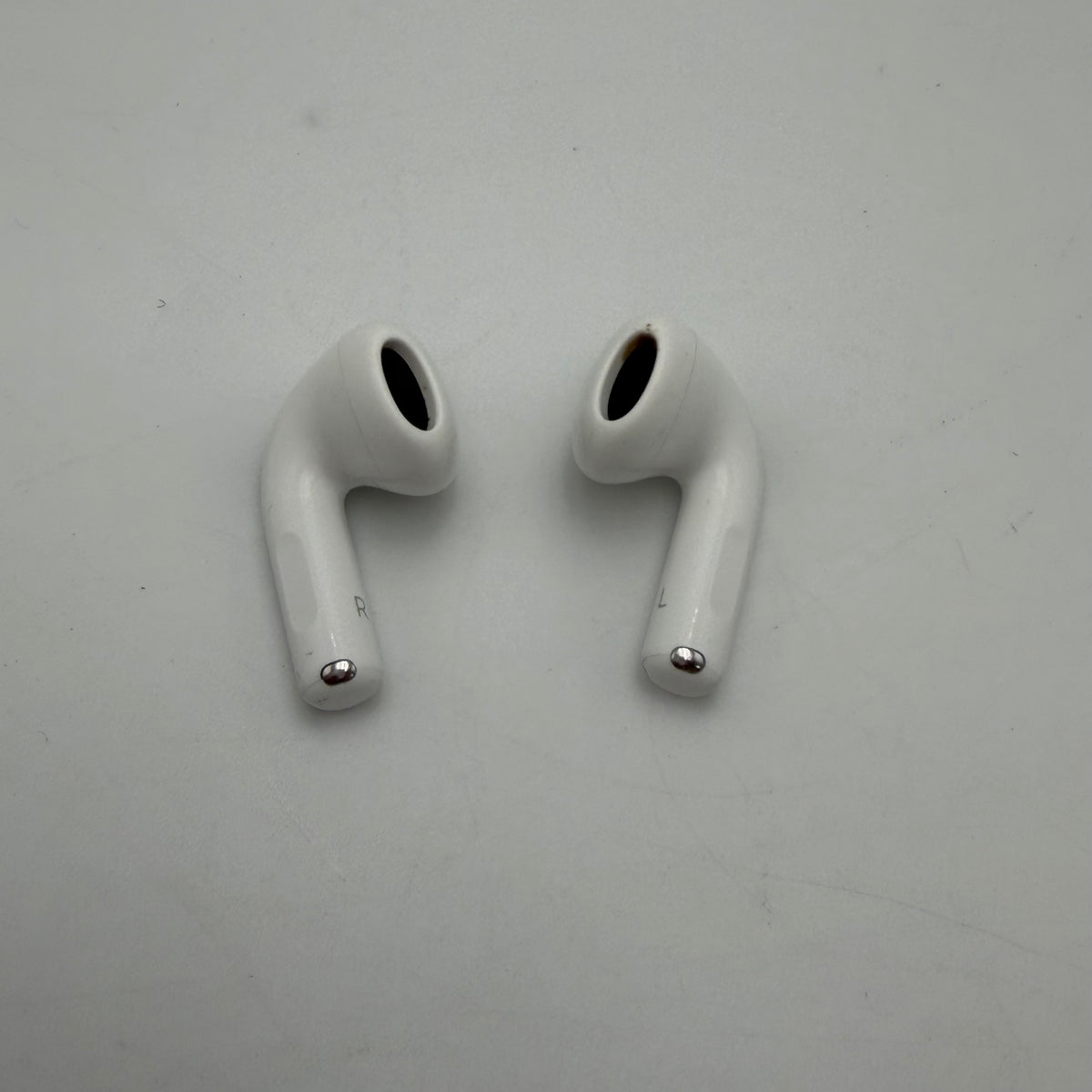 Apple AirPods 4th Gen Complete Set A3055 A3056 A3059 Used - A