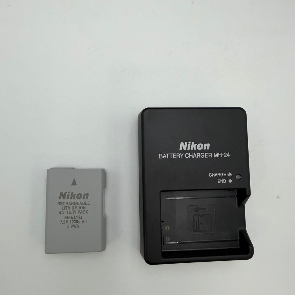 Nikon D5600 24.2 MP DSLR Camera - Black w/ 18-55mm, 70-300mm - FREE SHIPPING