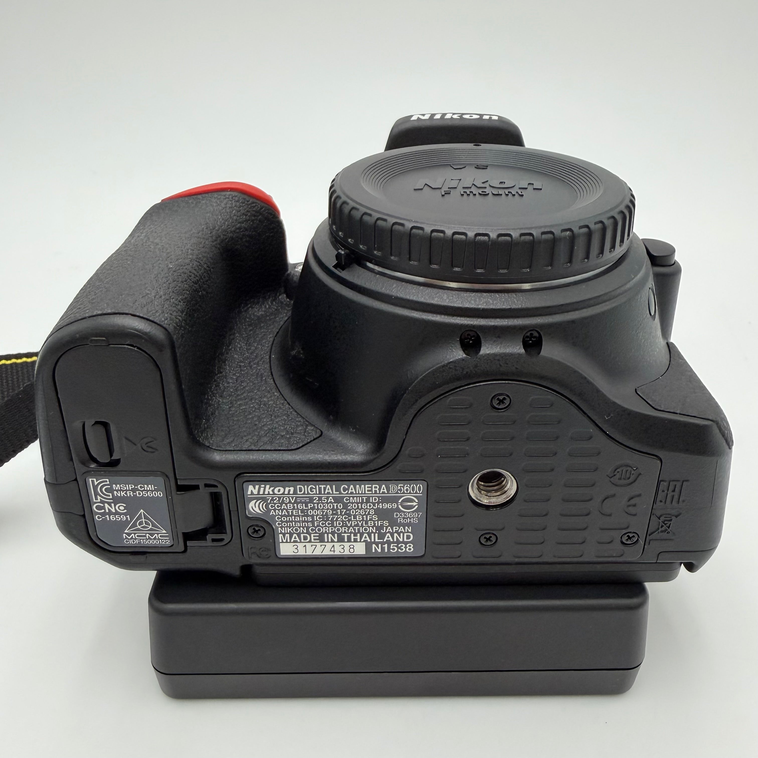 Nikon D5600 24.2 MP DSLR Camera - Black w/ 18-55mm, 70-300mm - FREE SHIPPING
