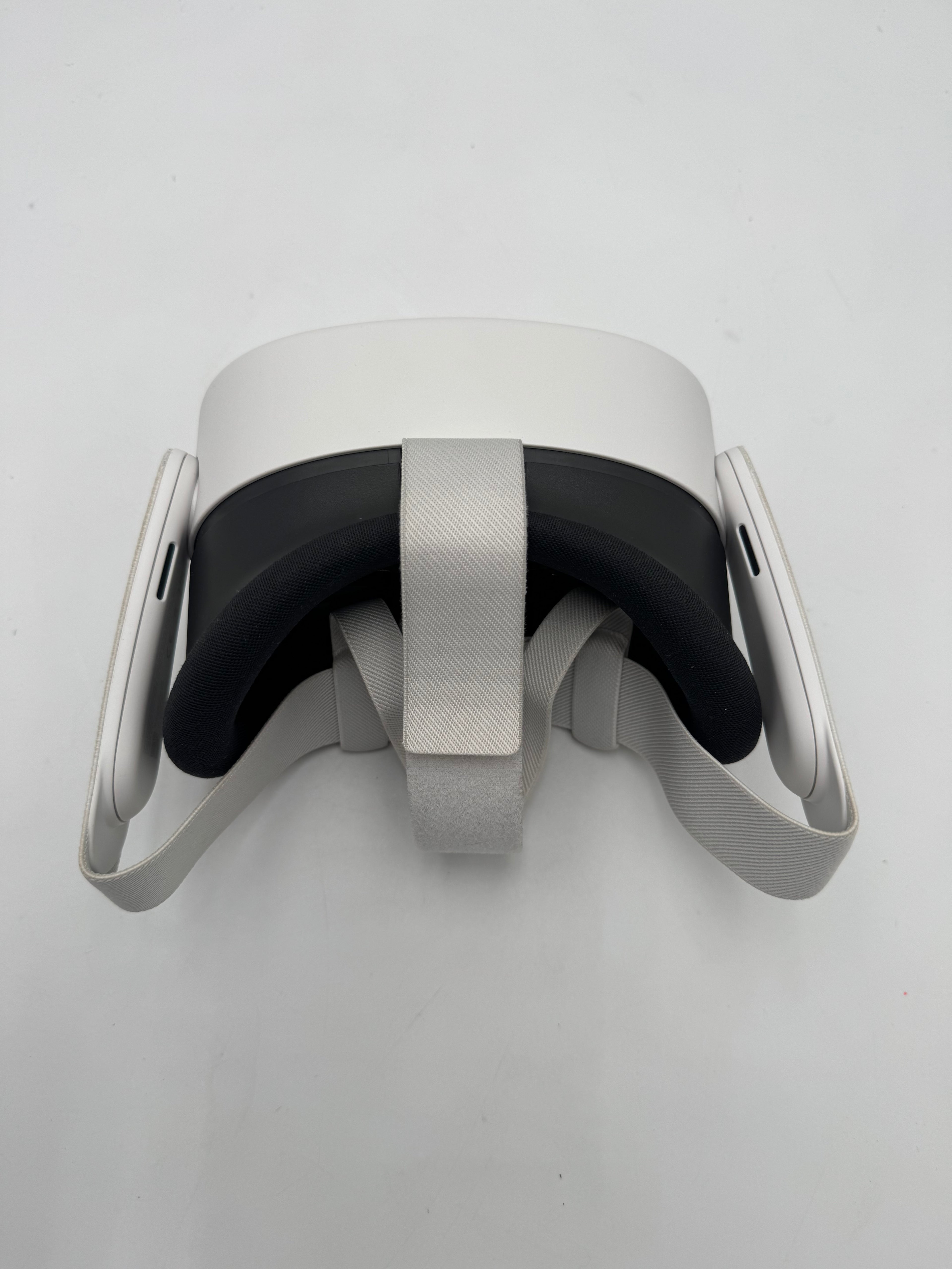 Meta Quest 3S 256GB VR Headset w/ Controllers
