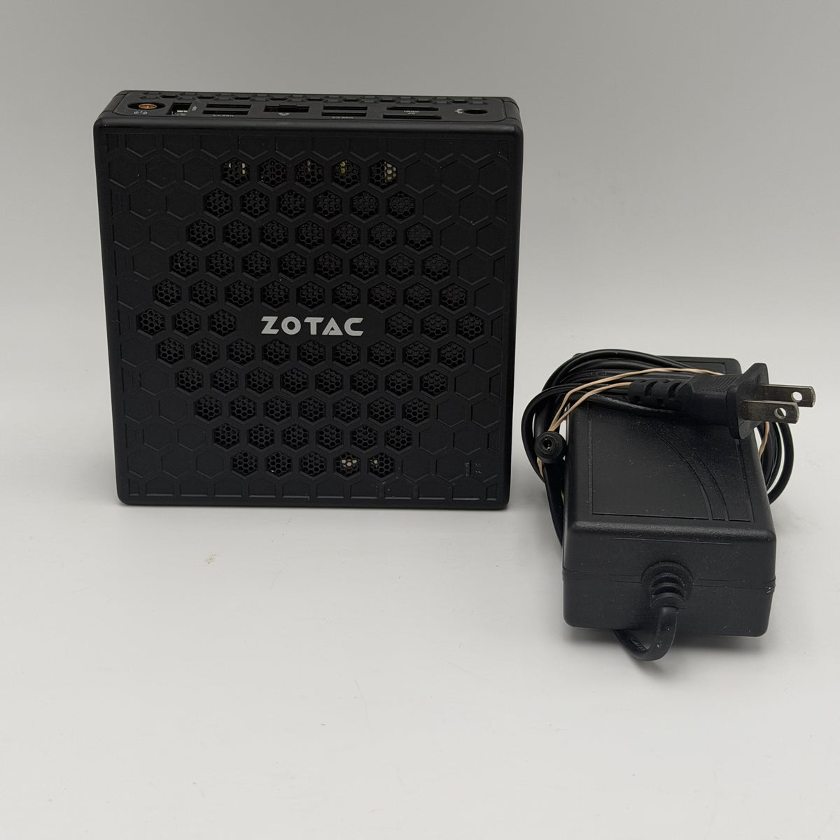 Zotac ZBOX CI32NANO-P Mini PC Desktop Computer Black Used
