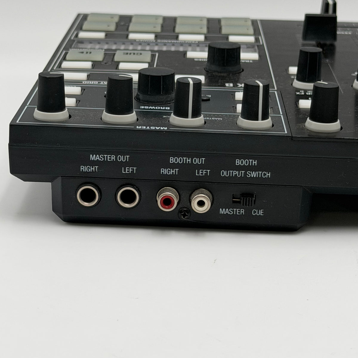 Novation Twitch Serato Itch Dj Controller power up