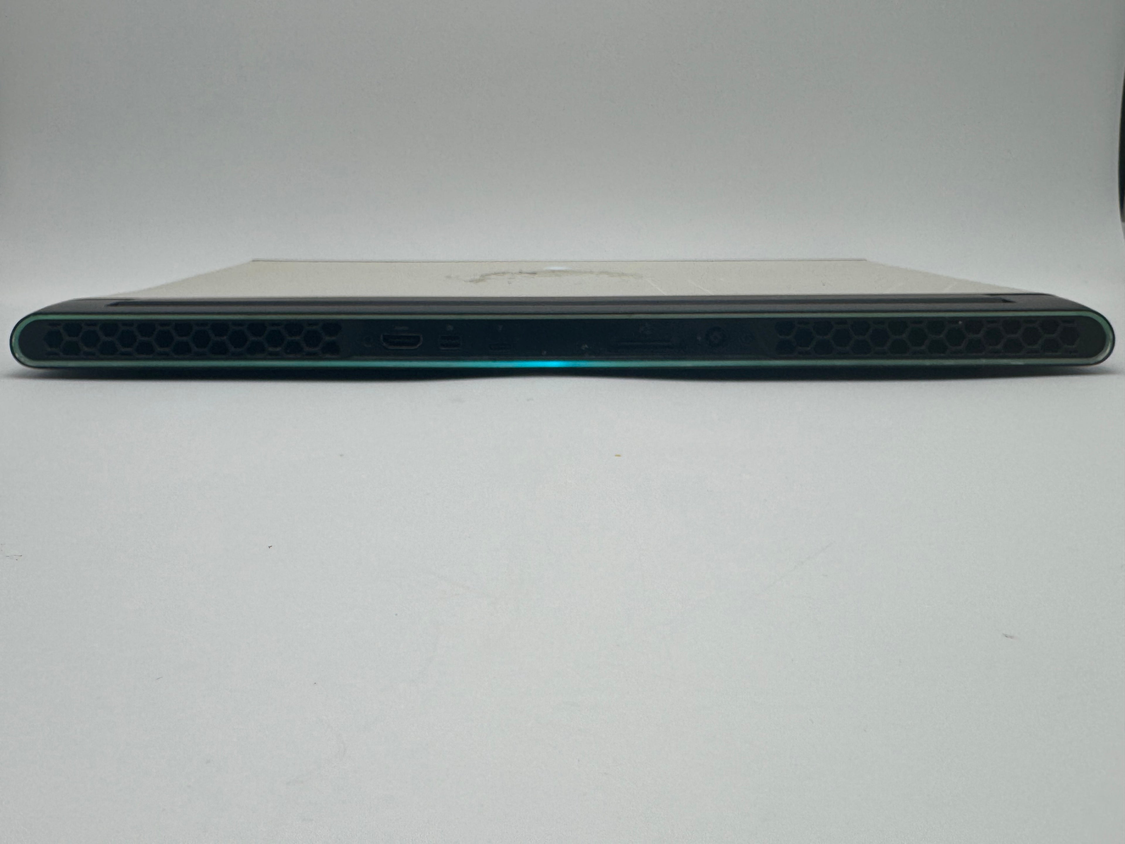 Cracked Screen OS Reset Alienware m17 R2 Laptop - Core i7, 16GB RAM, 512GB SSD, 17", Black