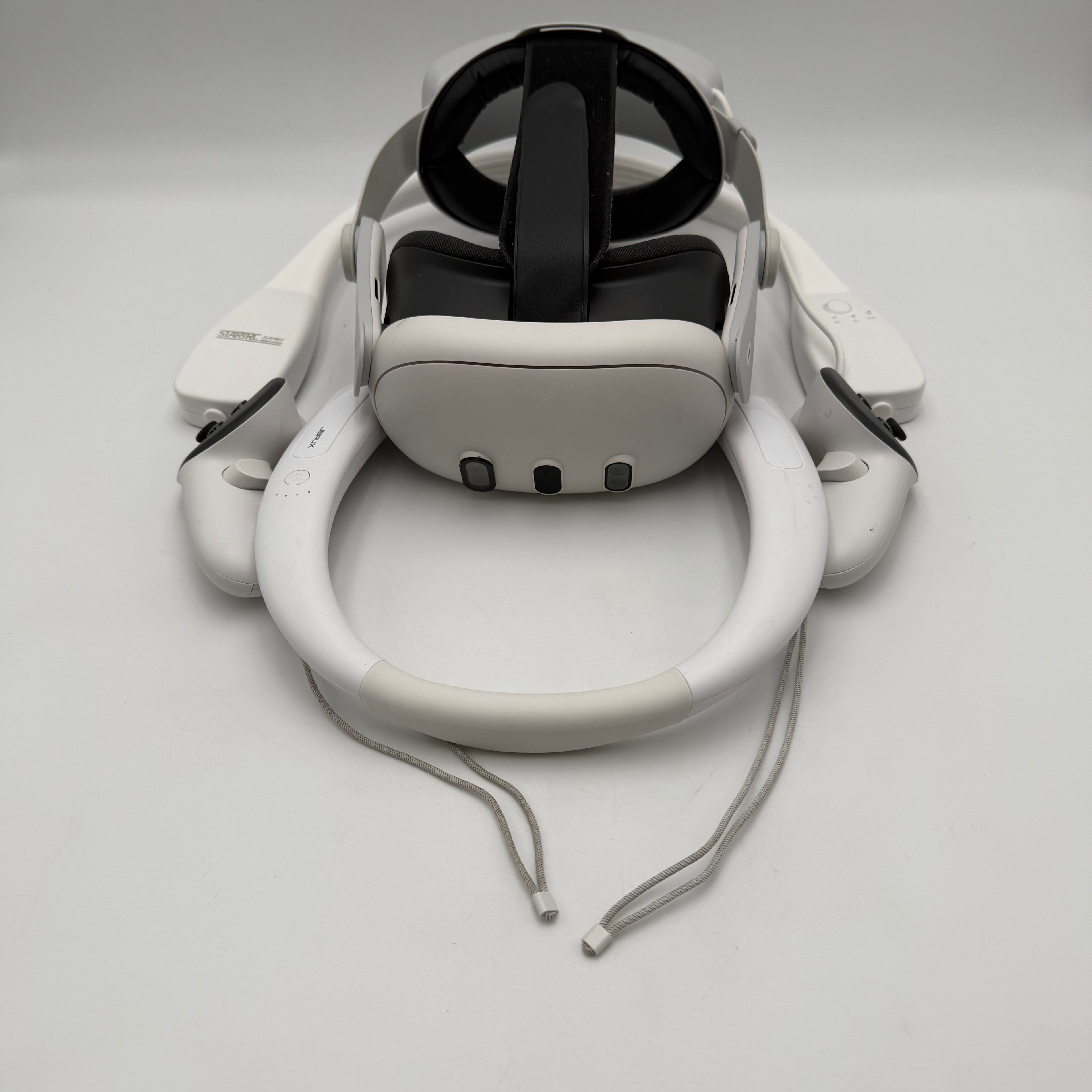 Meta Quest 3  512GB + Battery Headstrap | 2 Portable Chargers | With Controllers + Carry Case