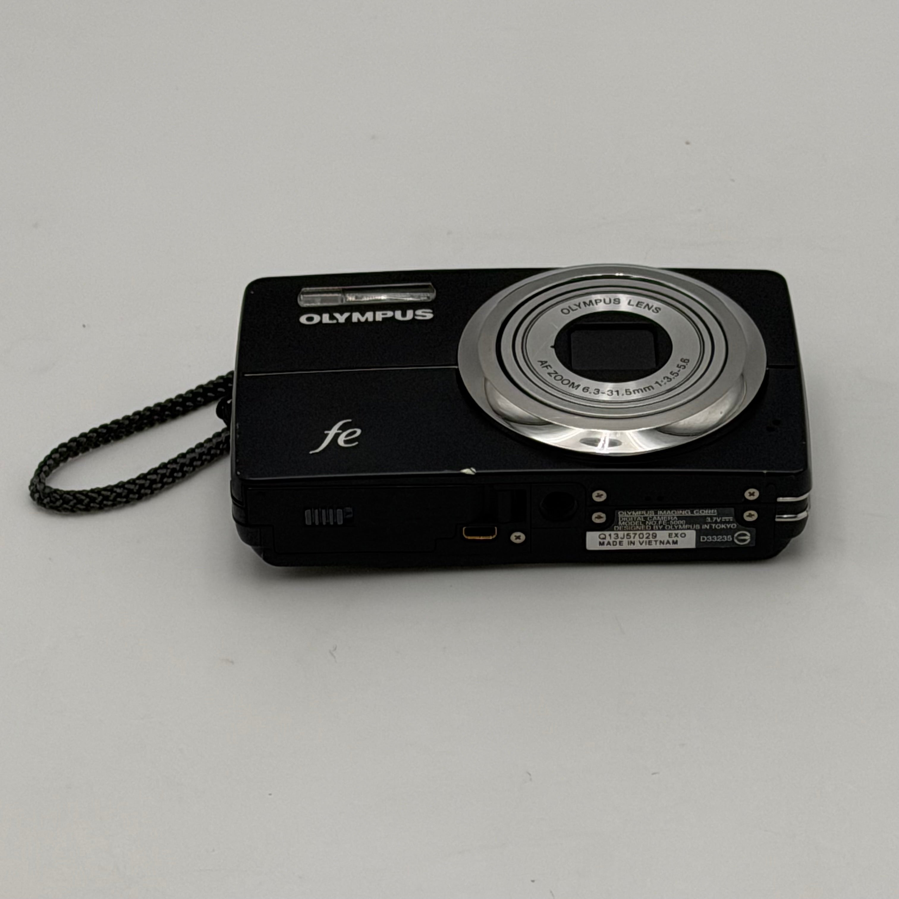 Olympus FE-5000 Digital Camera Untested W/ Bag Strap Charger No