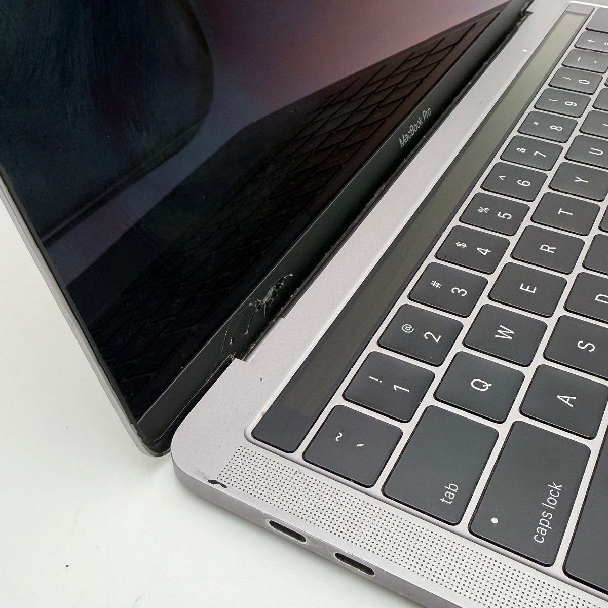 Apple MacBook Pro 13" A1706 2016 Laptop Broken Silver