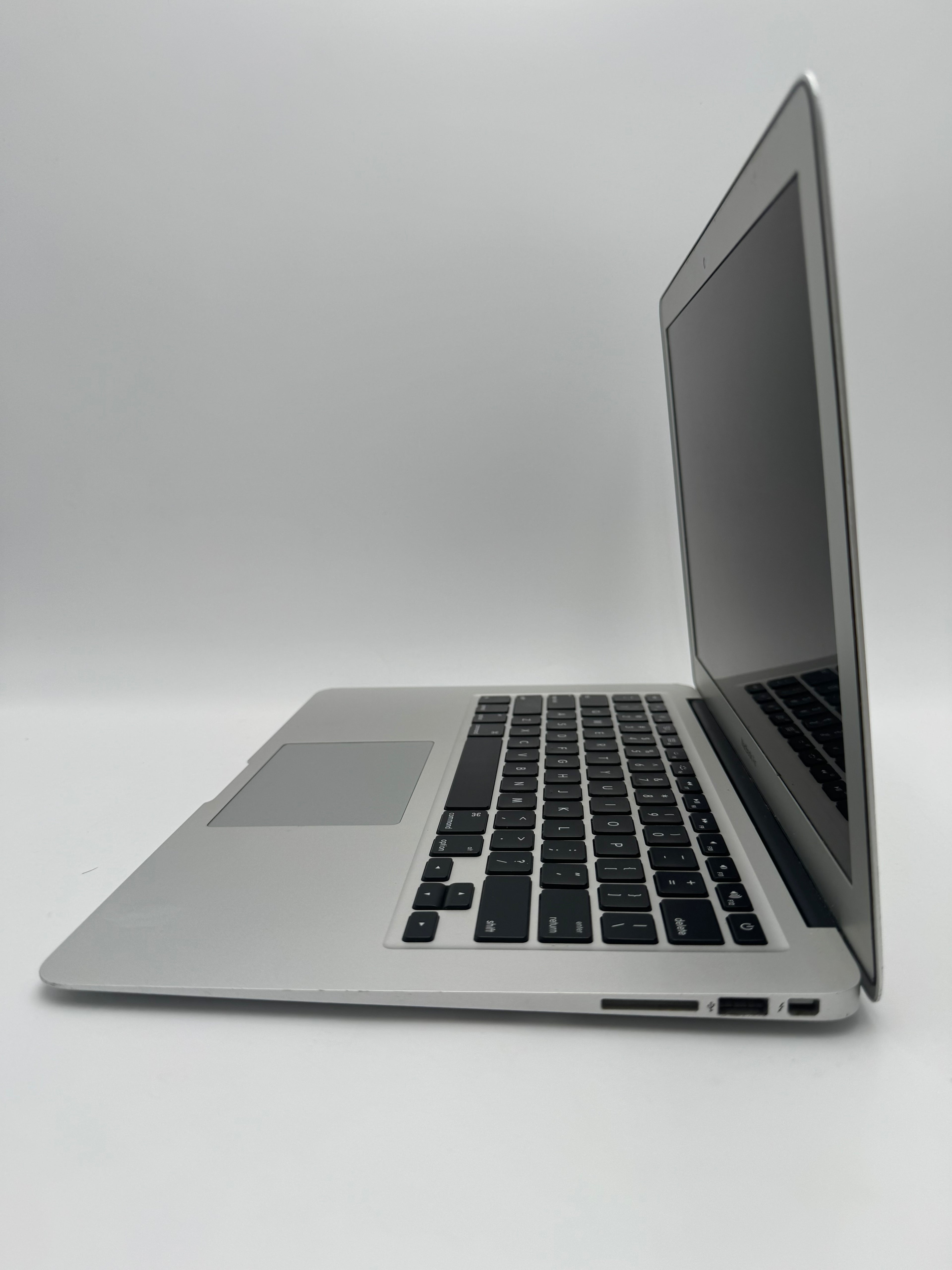 Apple MacBook Air 13" A1466 2012 128GB 4GB Core i3 Silver