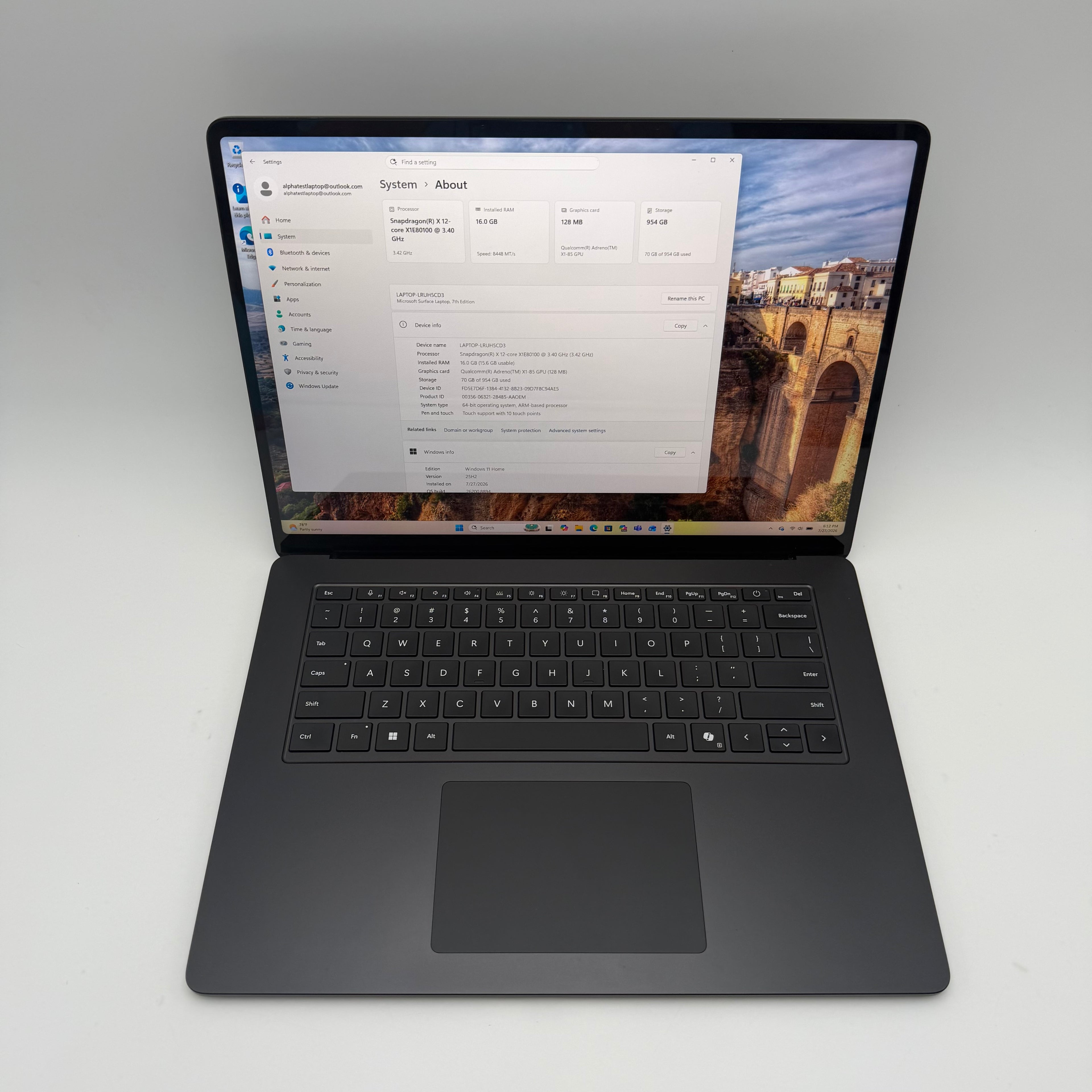 Microsoft Surface Pro 2037 Snapdragon X 12-core X1E80100 3.40GHz 16GB 1TB