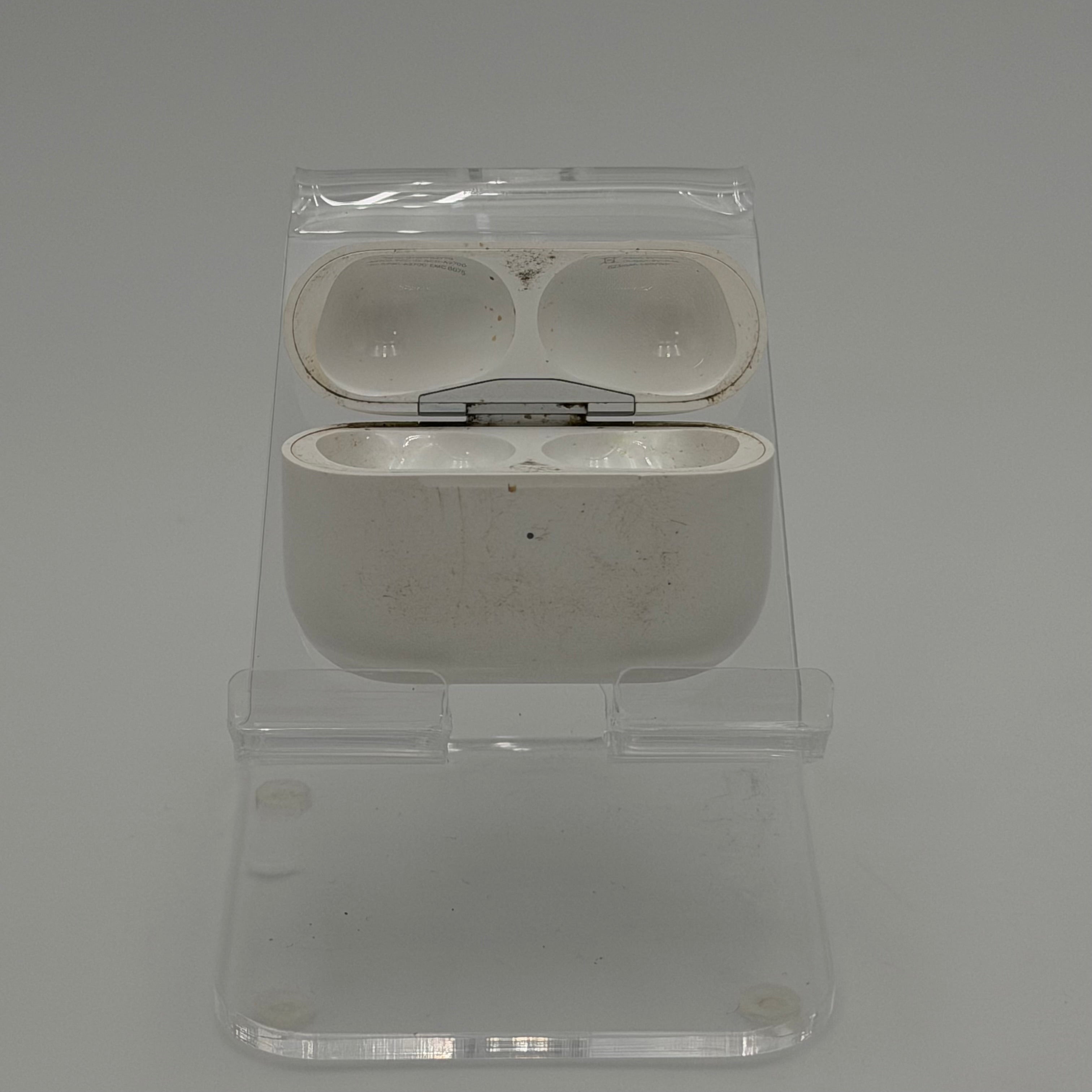 Apple AirPods Pro (2nd Gen Lightning) A2700 Case (2022) Wireless Earbuds - Used B