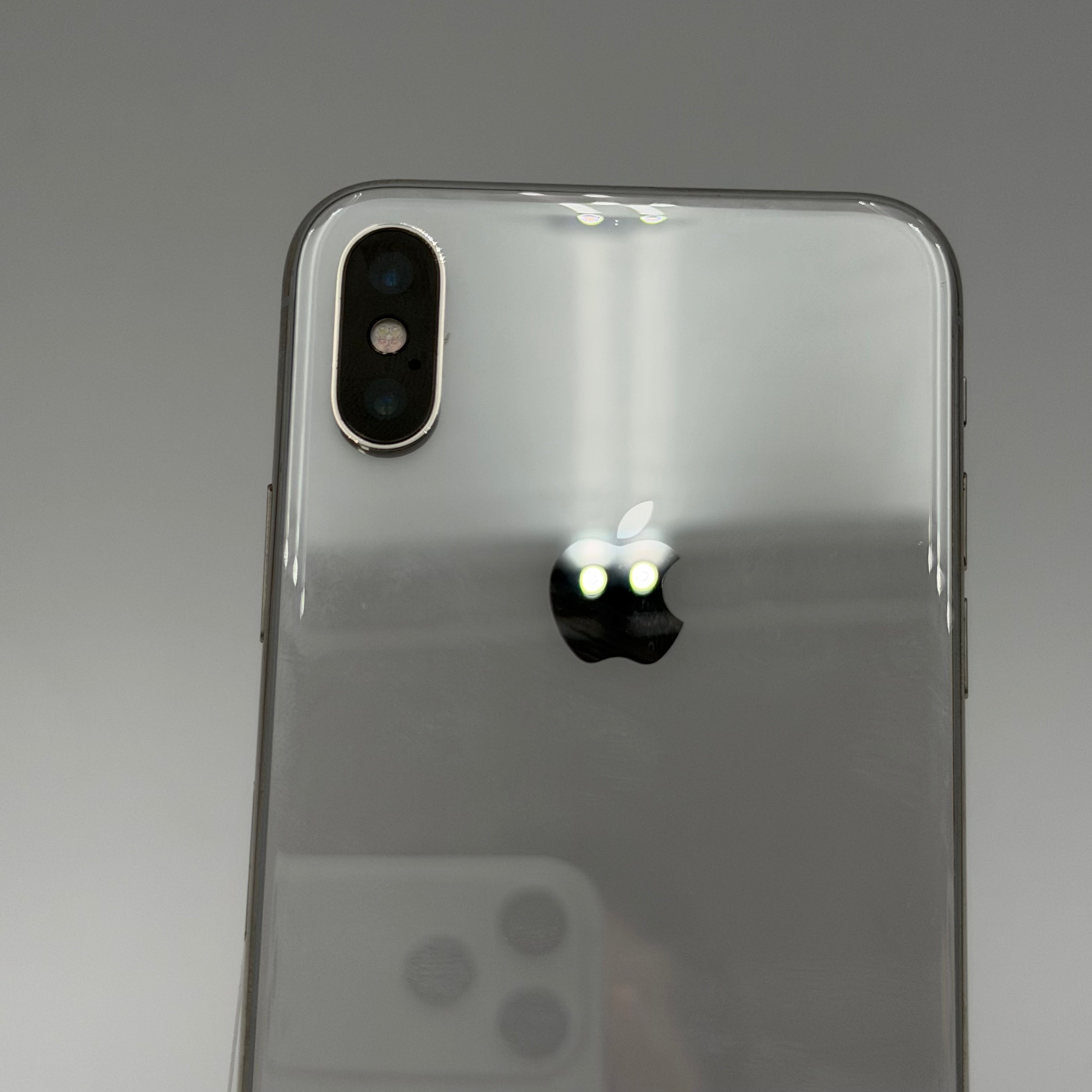 Apple iPhone X 256GB White Unlocked Used - A Smartphone