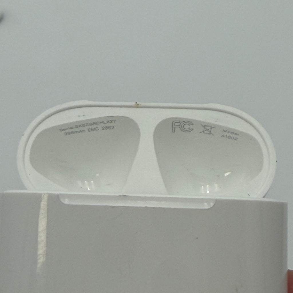 Apple AirPods 2nd Gen A1602 A2031 A2032 Complete Set White