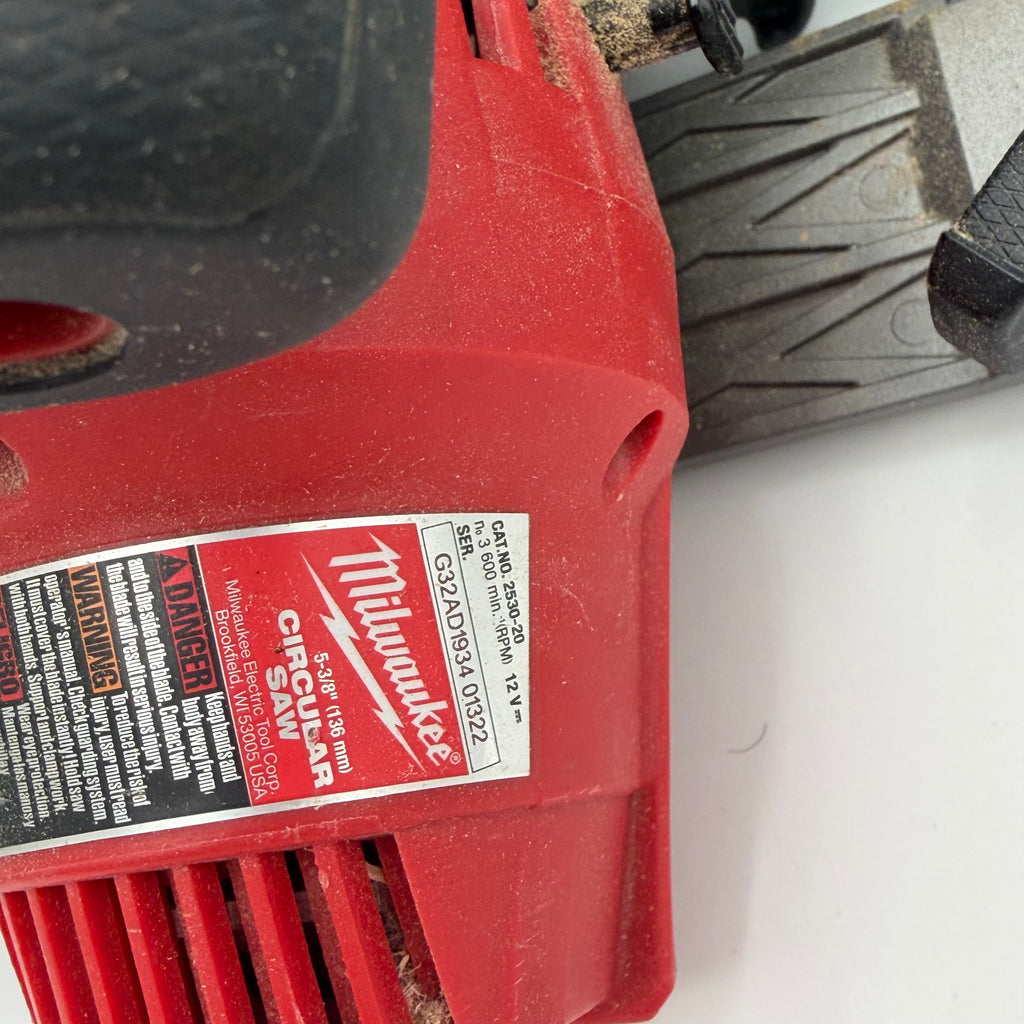 Milwaukee 2530-20 Circular Saw 5-3/8" Used A