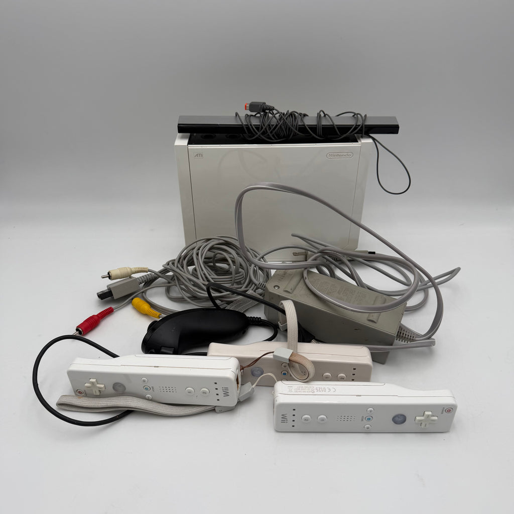 Nintendo Wii RVL-001 2006 with 3 Controllers and Cables