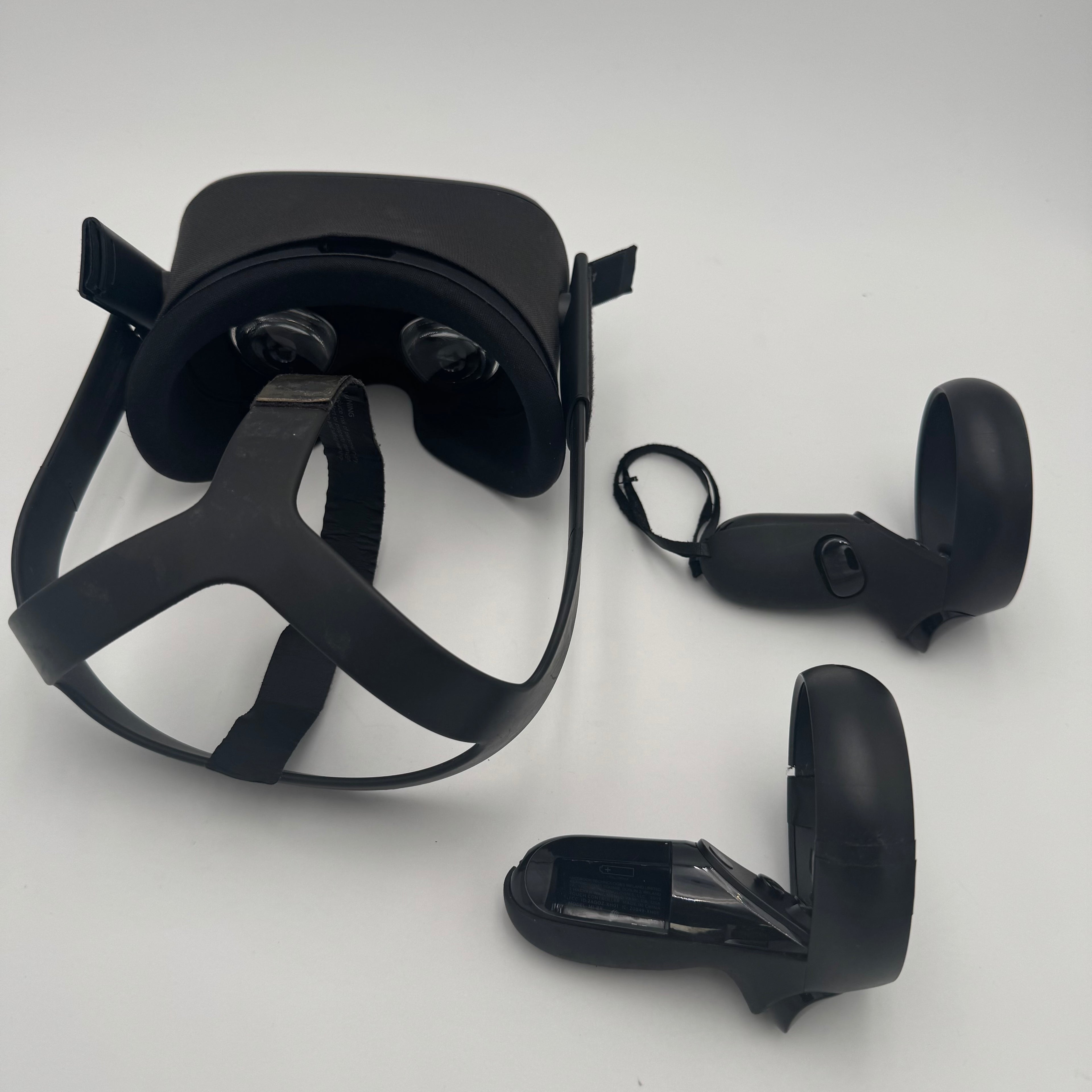 Meta Quest 1 All-In-One VR Headset Used Black