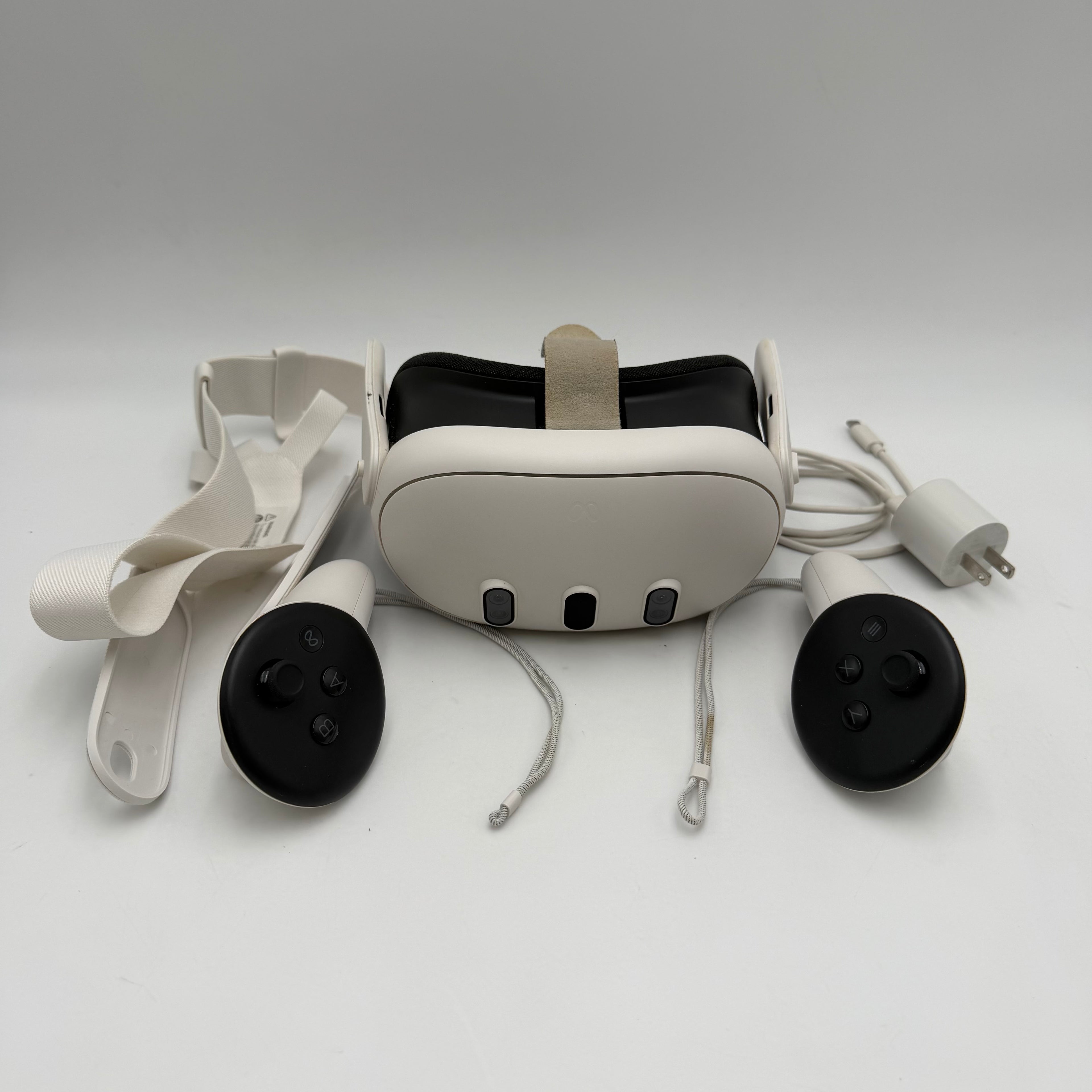 Meta Quest 3 VR 128GB Headset + L/R Touch Plus Controllers & Accessories