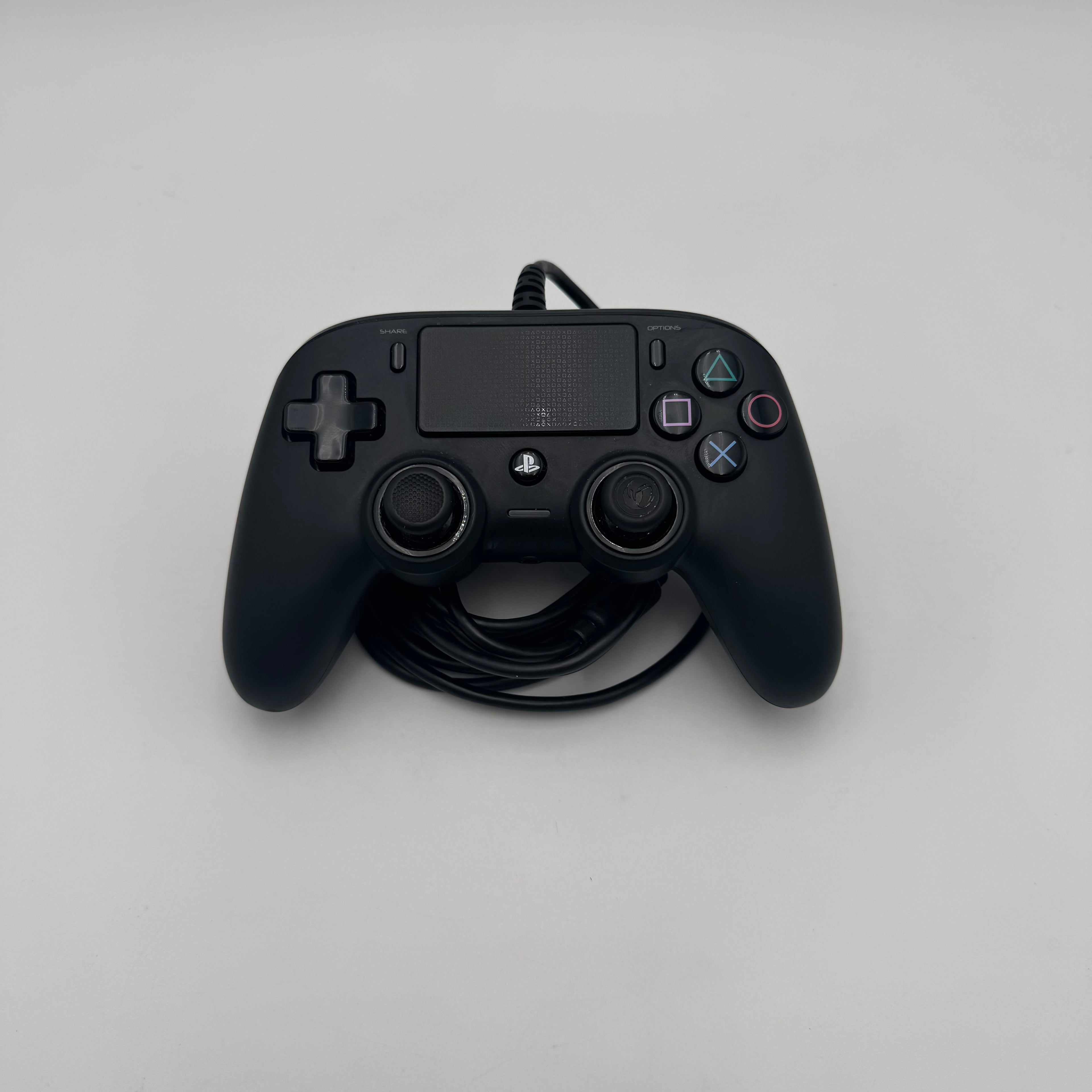 Nacon WIRED PS4 Compact Controller for PlayStation 4 & PC - Slight Stick Drift