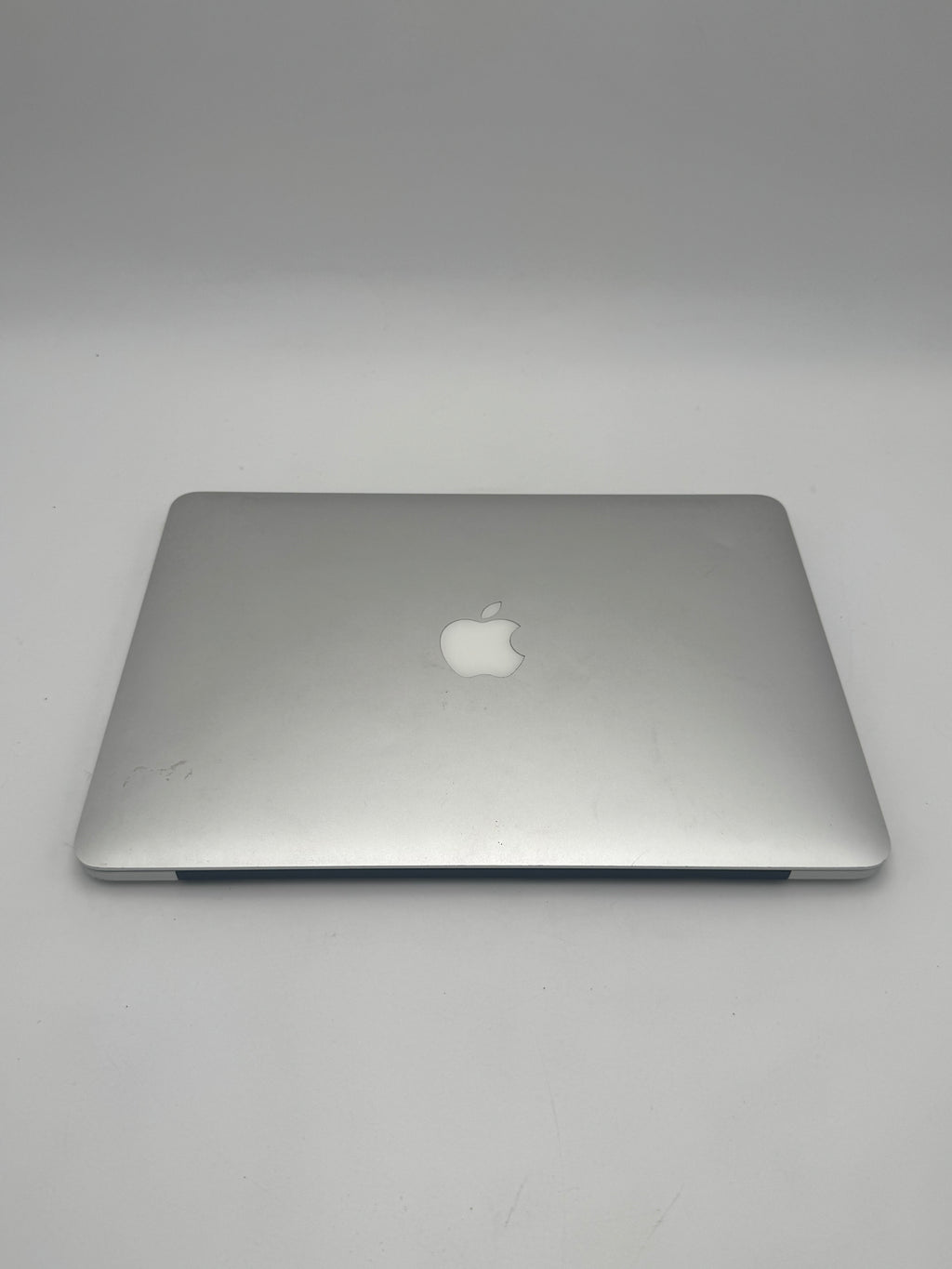 Apple MacBook Pro 13-inch A1502 2013 Silver, 128GB, 4GB RAM - Does Not Turn On