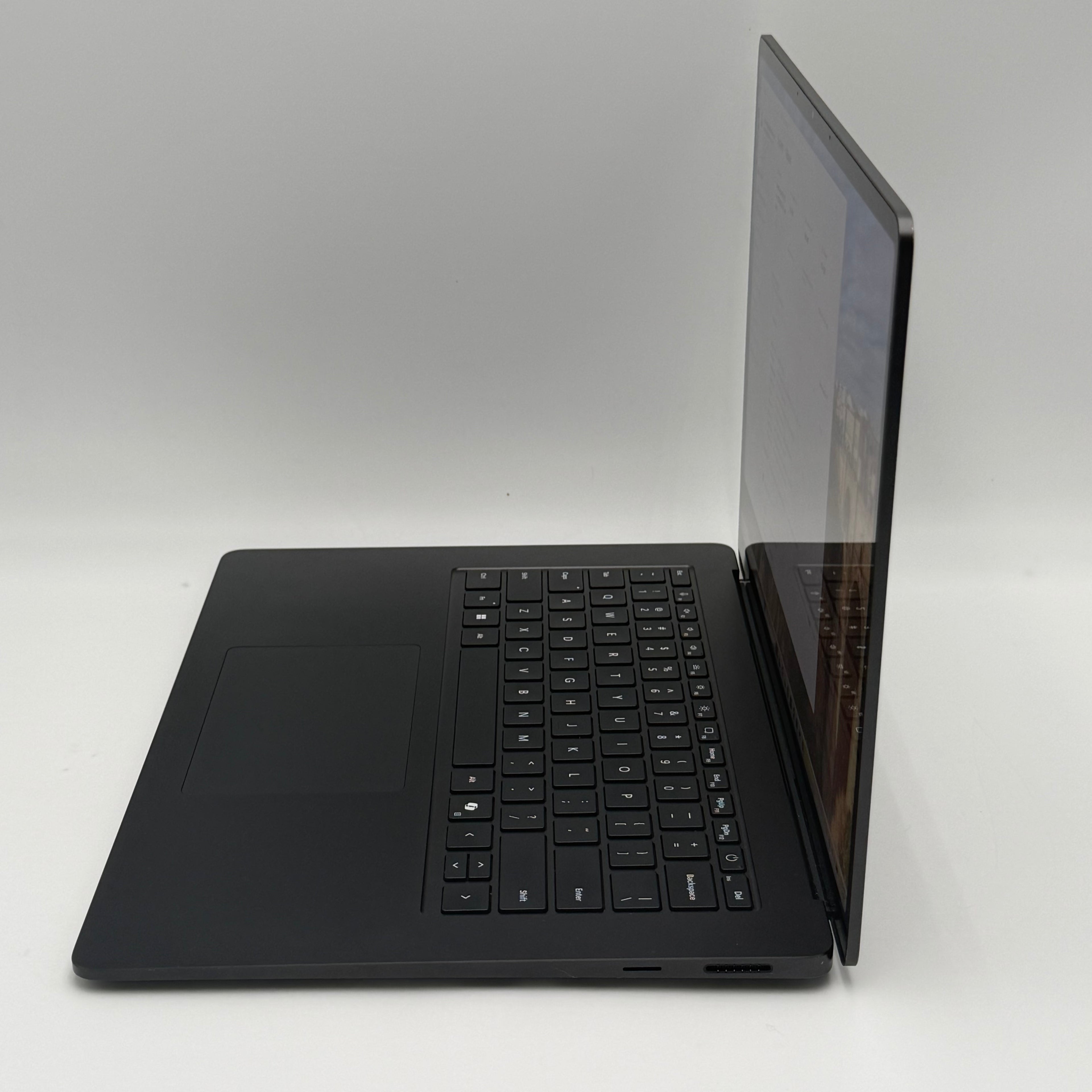 Microsoft Surface Pro 2037 Snapdragon X 12-core X1E80100 3.40GHz 16GB 1TB