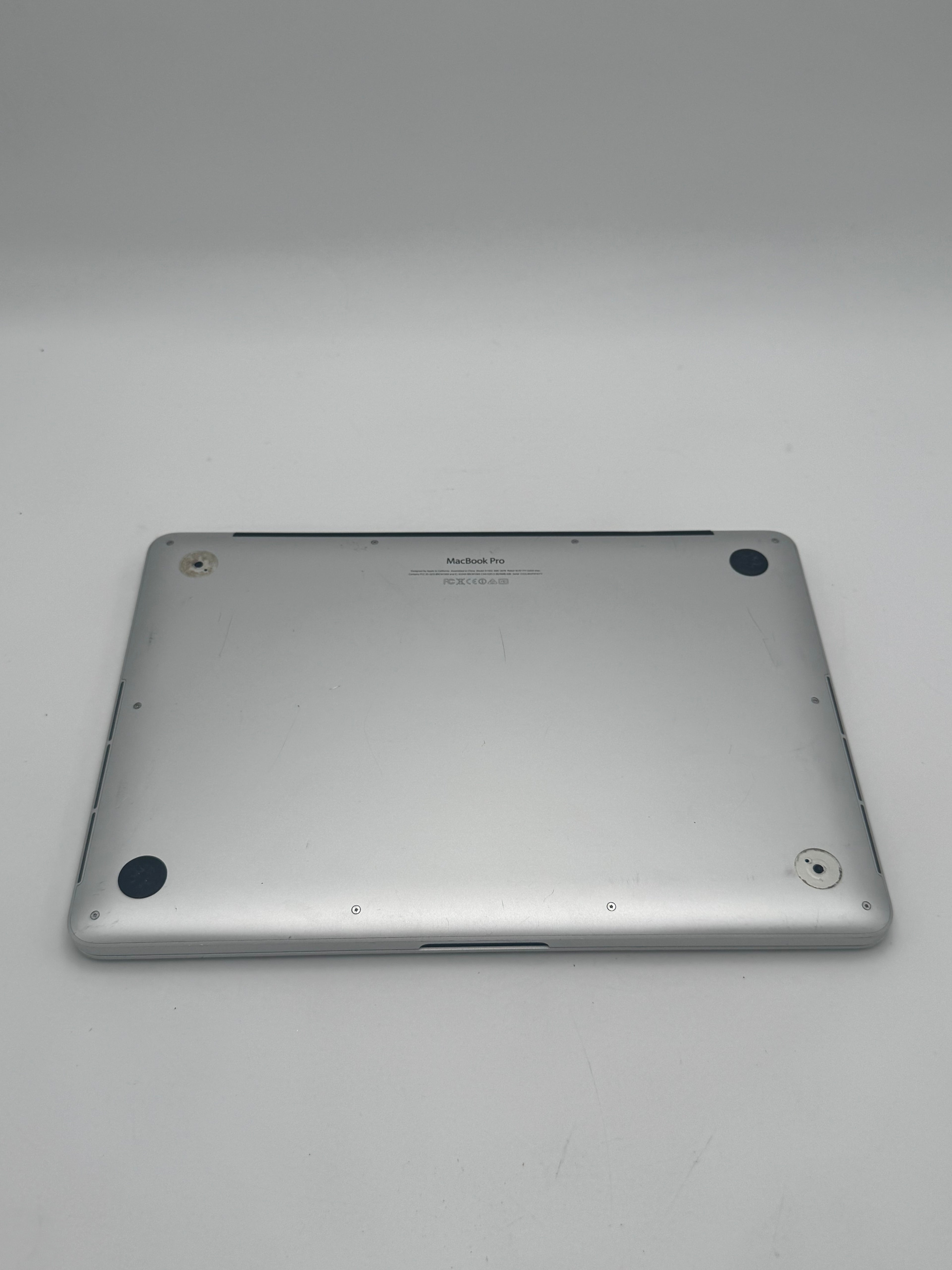 Apple MacBook Pro 13-inch A1502 2013 Silver, 128GB, 4GB RAM - Does Not Turn On