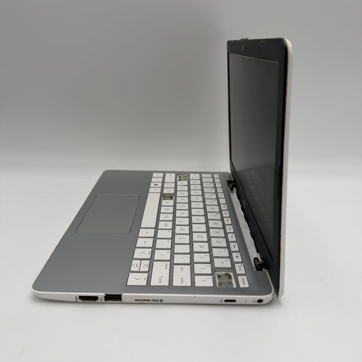 HP 11-ak0021dx Laptop White - Broken
