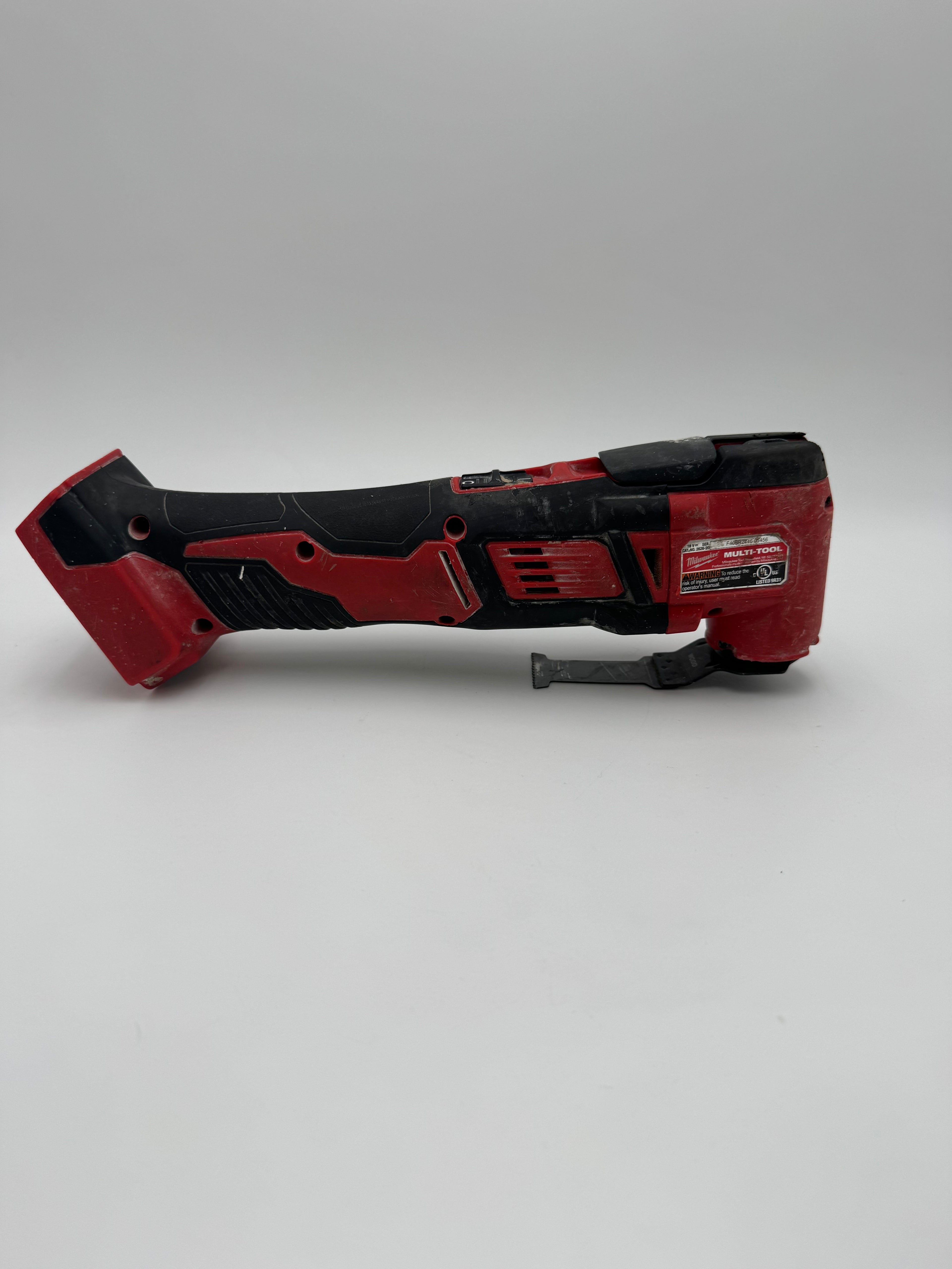 Milwaukee 2626-20 M18 18-Volt Cordless Oscillating Multi-Tool