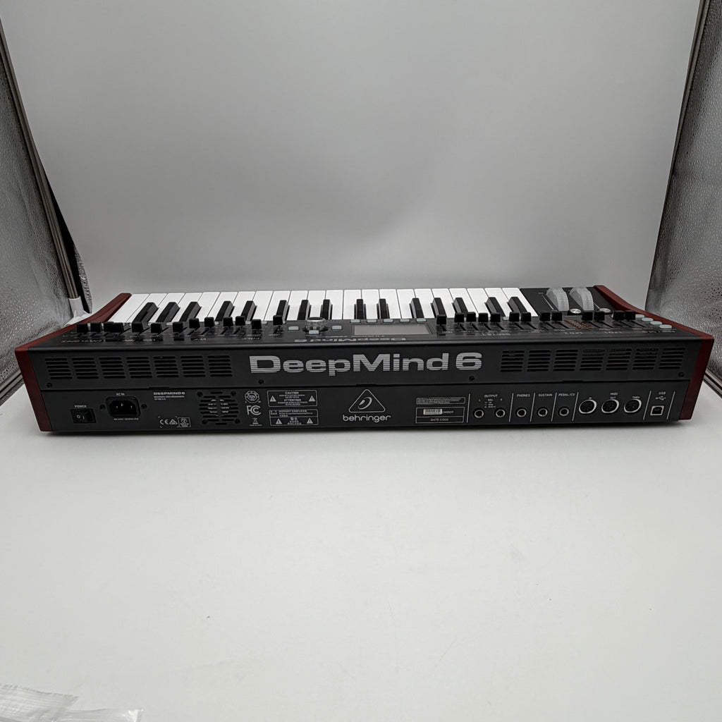 Behringer DeepMind 6 Pro Audio Synthesizer - Black
