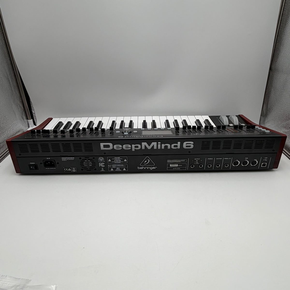 Behringer DeepMind 6 Pro Audio Synthesizer - Black