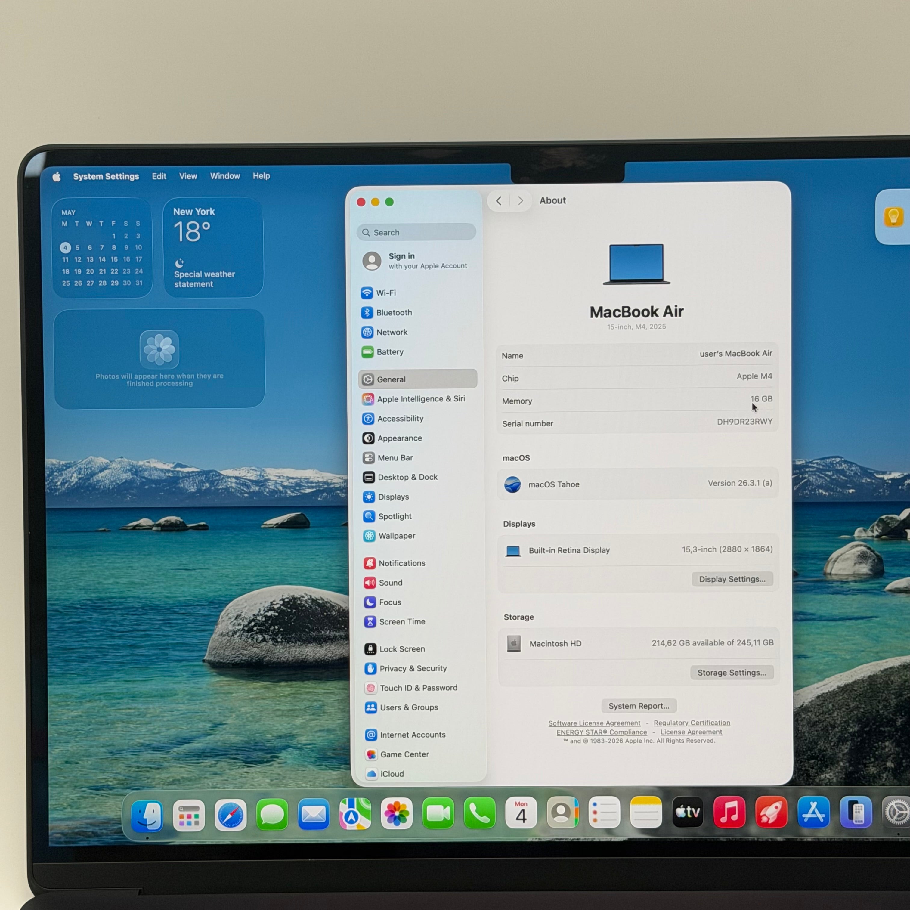 Apple MacBook Air 15-inch A3241 2024 Black - 16GB RAM 256GB SSD