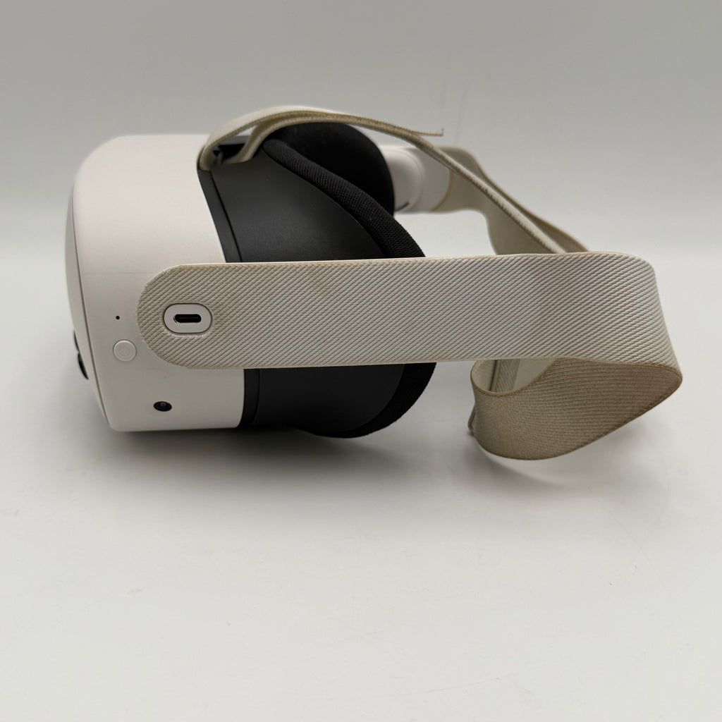 Meta Quest 3S 128GB VR Headset White Used - A