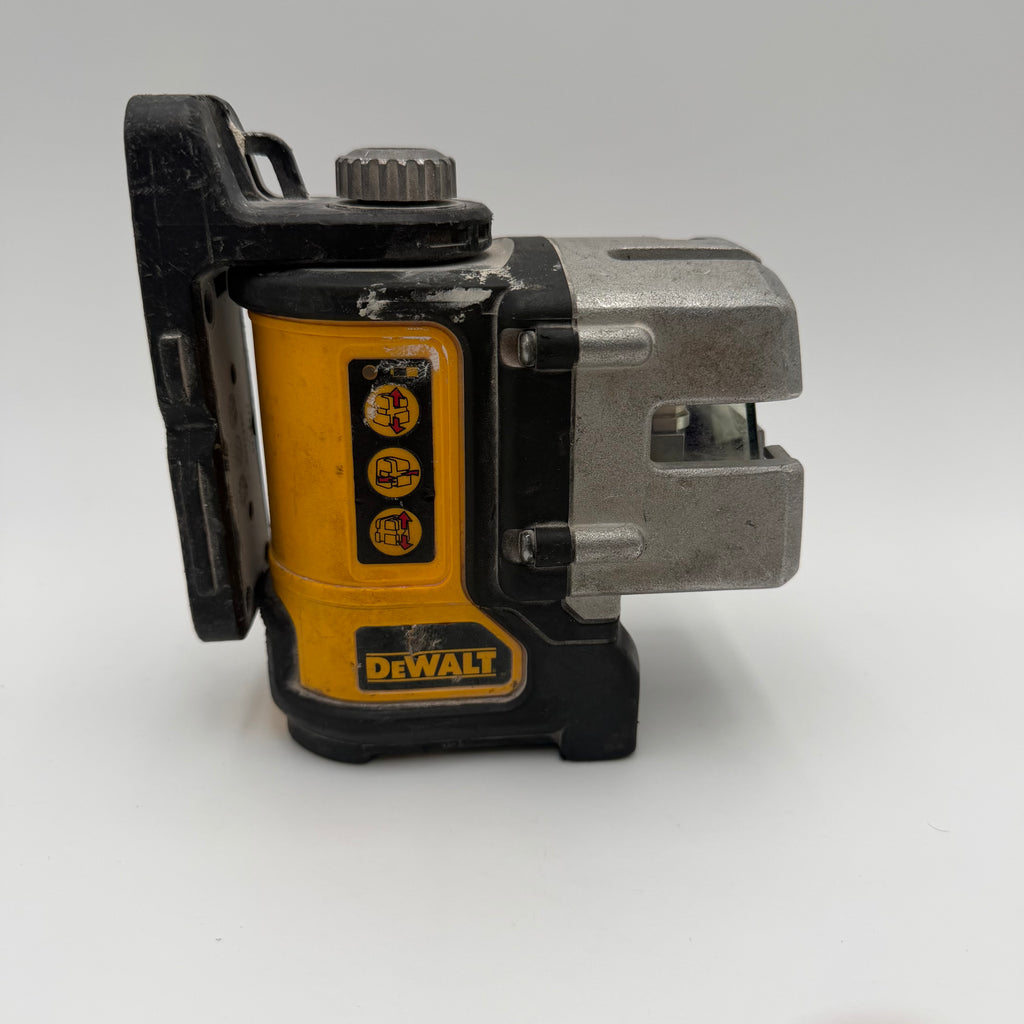 DeWalt DW089 Red 3 Beam Self-leveling Magnetic Line Laser Mount