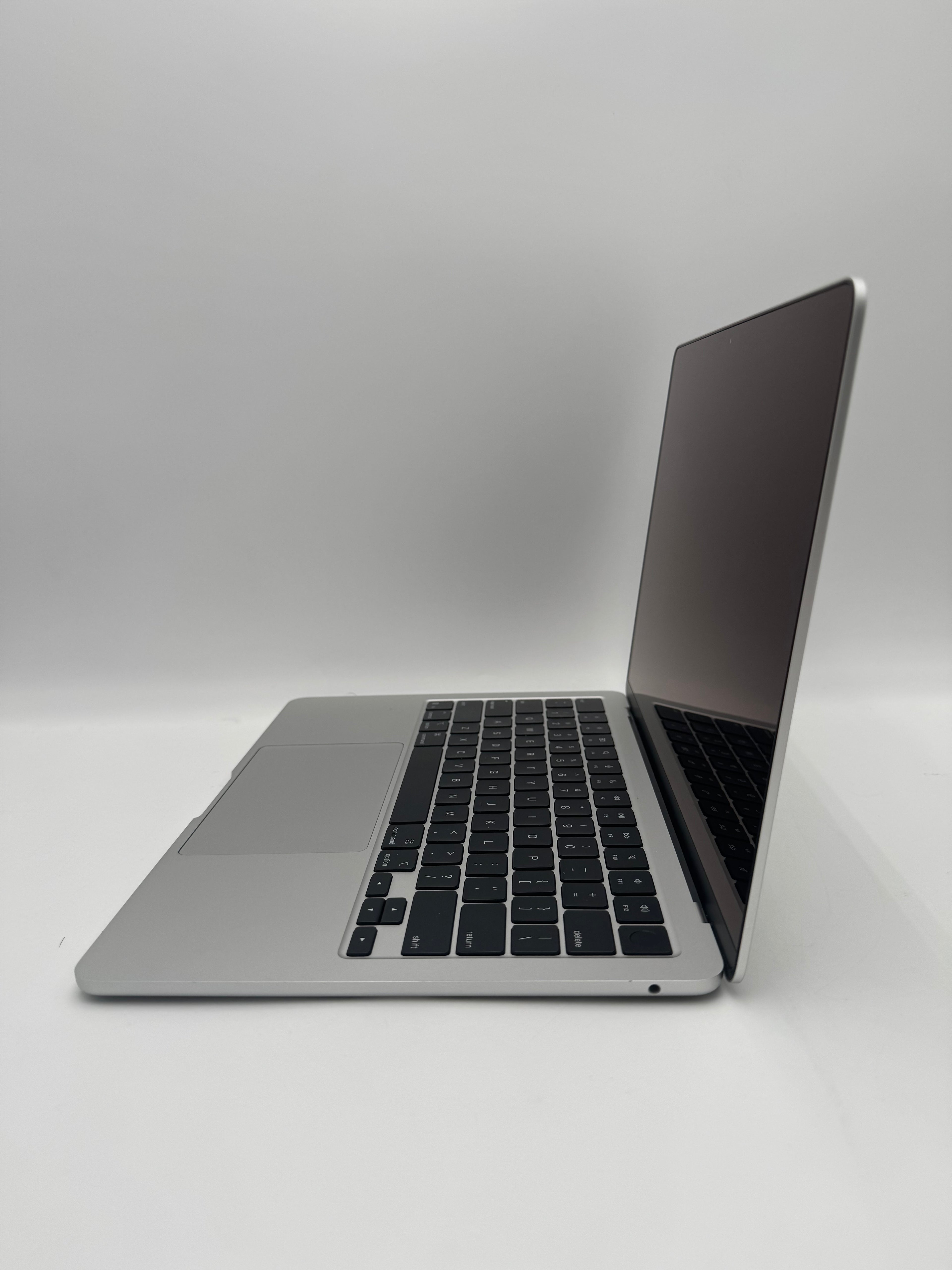 Apple MacBook Air 15-inch M4 A3240 2025 16GB RAM 256GB Silver Used A