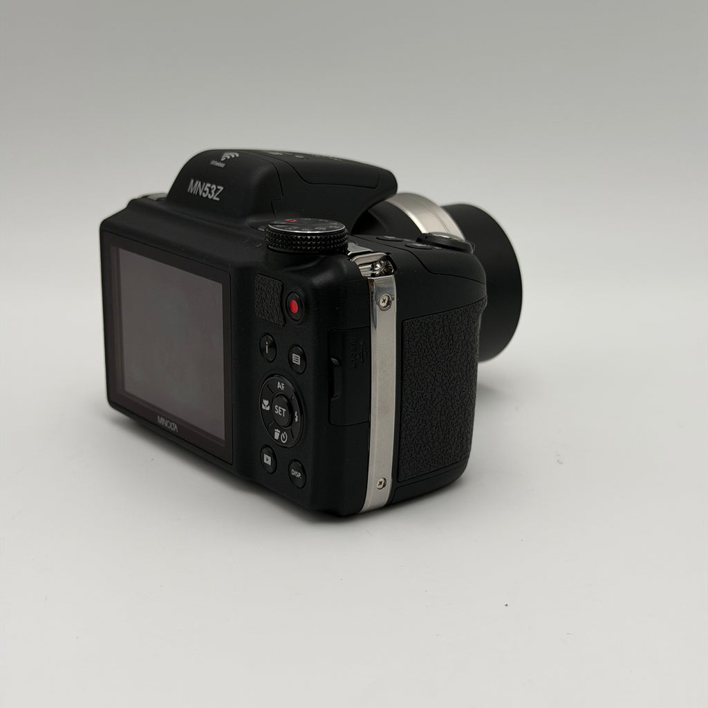 Minolta MN53Z Pro Shot 16MP HD Digital Camera Black  w/ carry bag