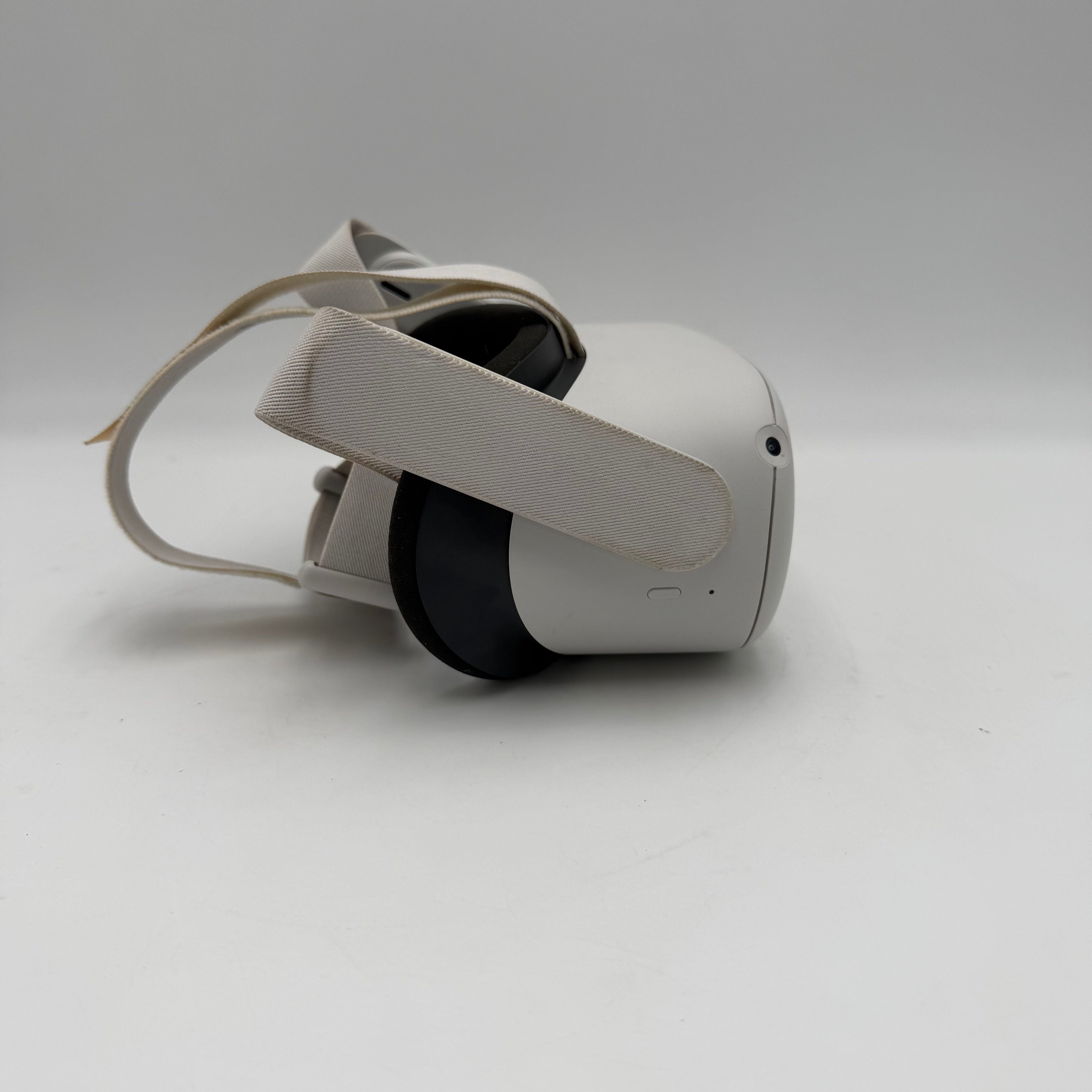 Meta Quest 2 128GB Standalone All-in-One VR Headset KW49CM