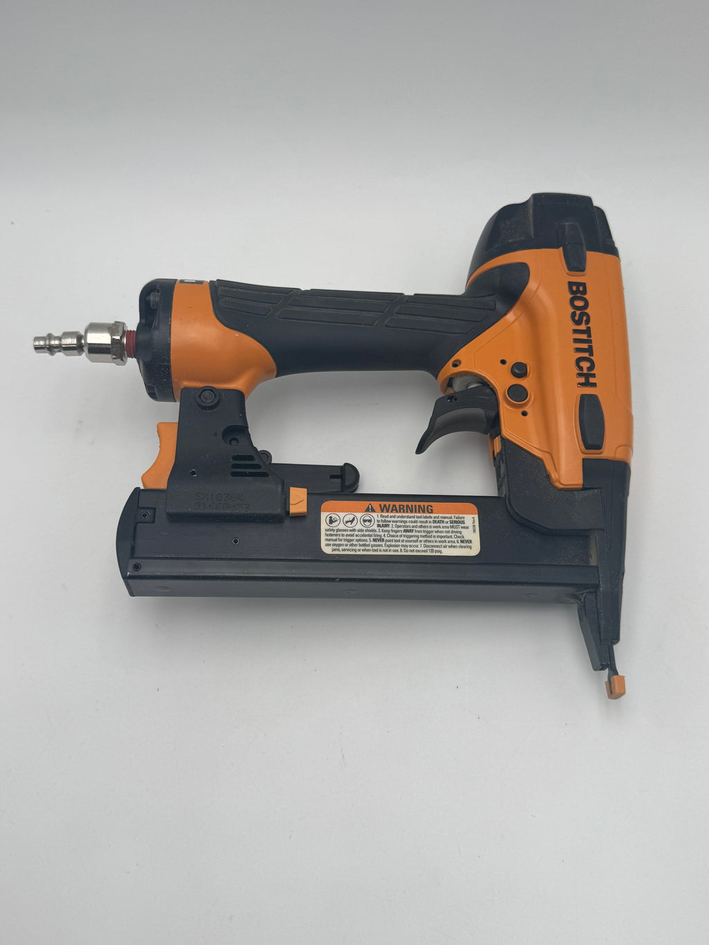 Bostitch SX1838 18-Gauge 7/32-in Narrow Crown Air Pneumatic Finish Stapler