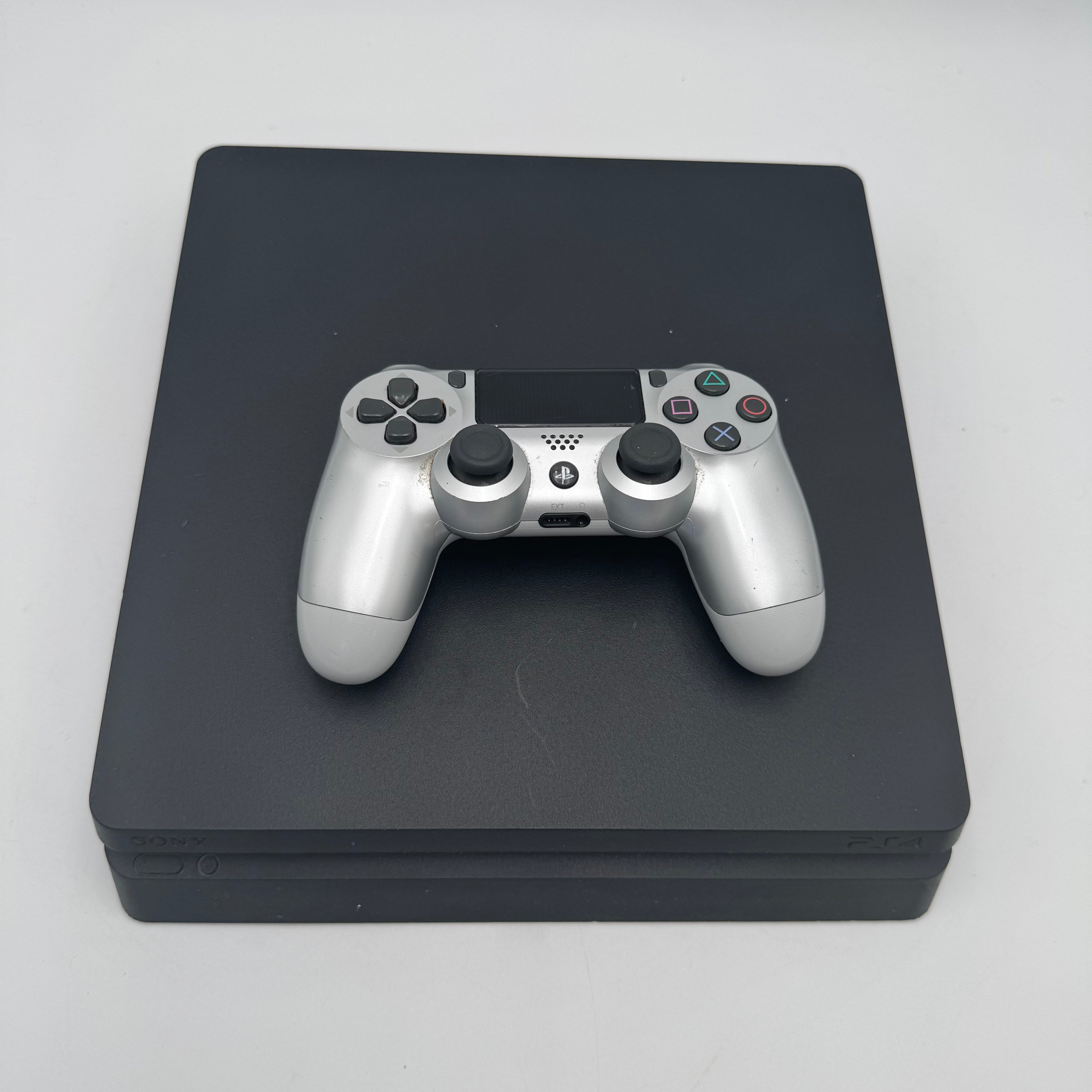 Sony PlayStation 4 500GB CUH-1001A Gaming Console w/ Wireless Controller