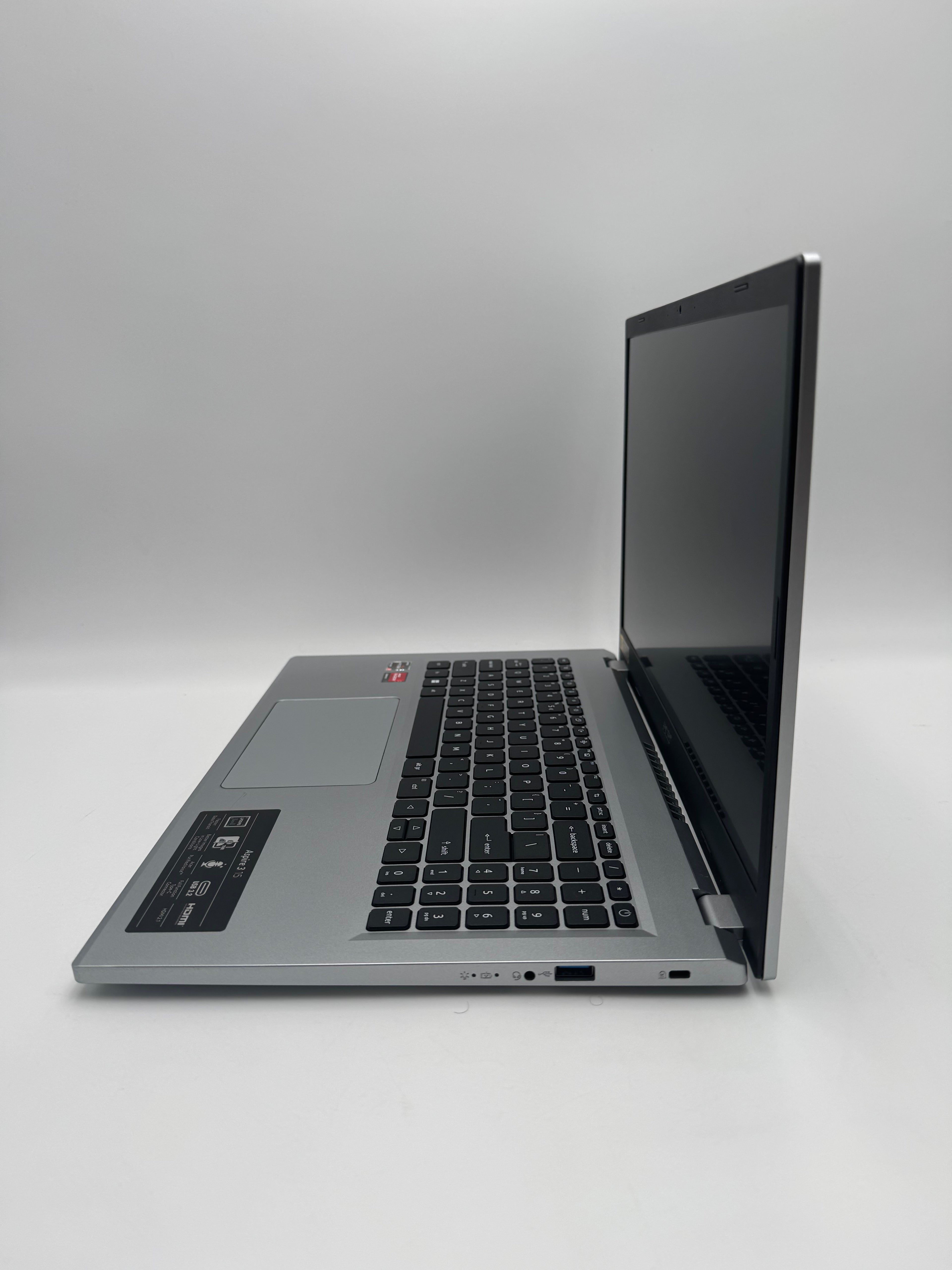 Acer Aspire 3 15 N23C3 Laptop AMD Ryzen 3 8GB 128GB 14-Inch Silver Used