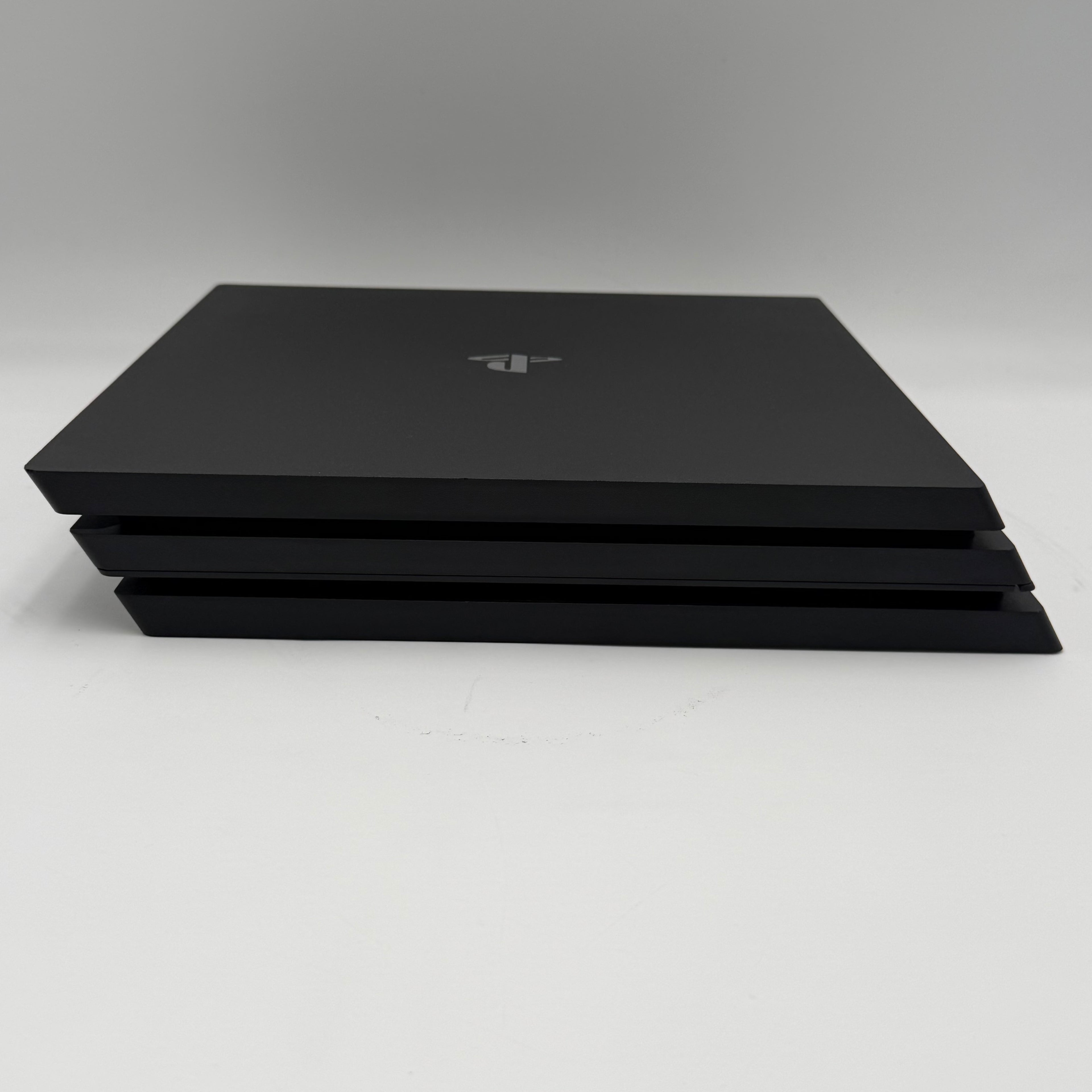 Sony PlayStation 4 Pro CUH-7016B 1TB with Controller