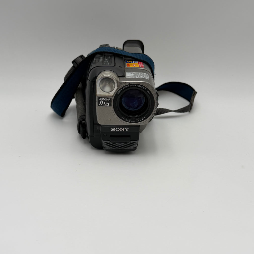 Sony Handycam CCD-TRV37 Video8 8mm Camcorder Player Night Vision Black