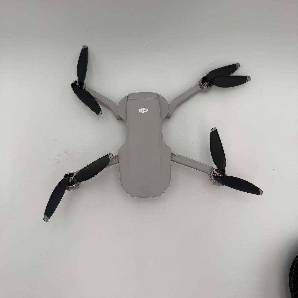 DJI MAVIC MINI DRONE UNBOUND 1 BATTERY ONLY 1 CABLE CONTROLLER CASE BLADE GUARDS