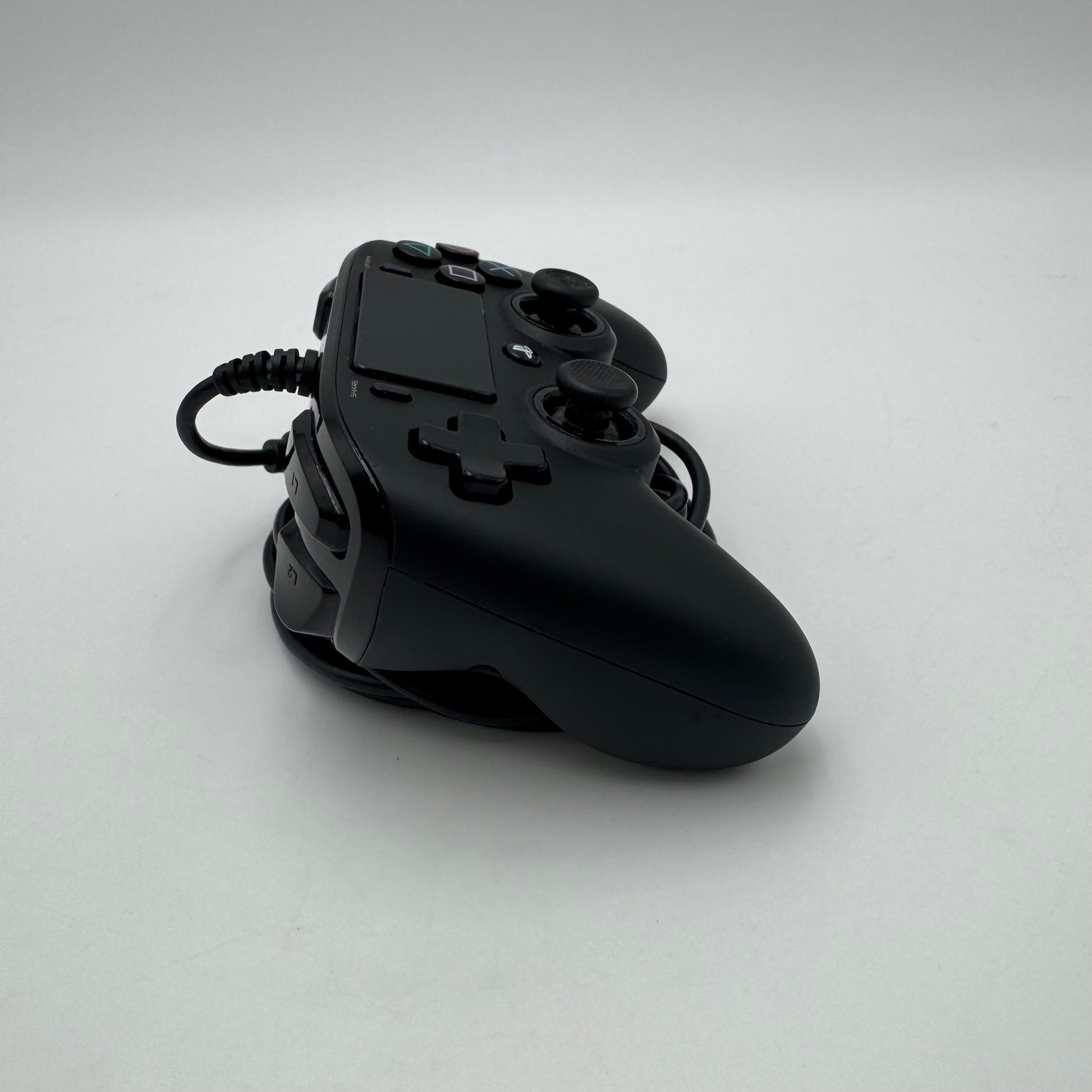 Nacon WIRED PS4 Compact Controller for PlayStation 4 & PC - Slight Stick Drift