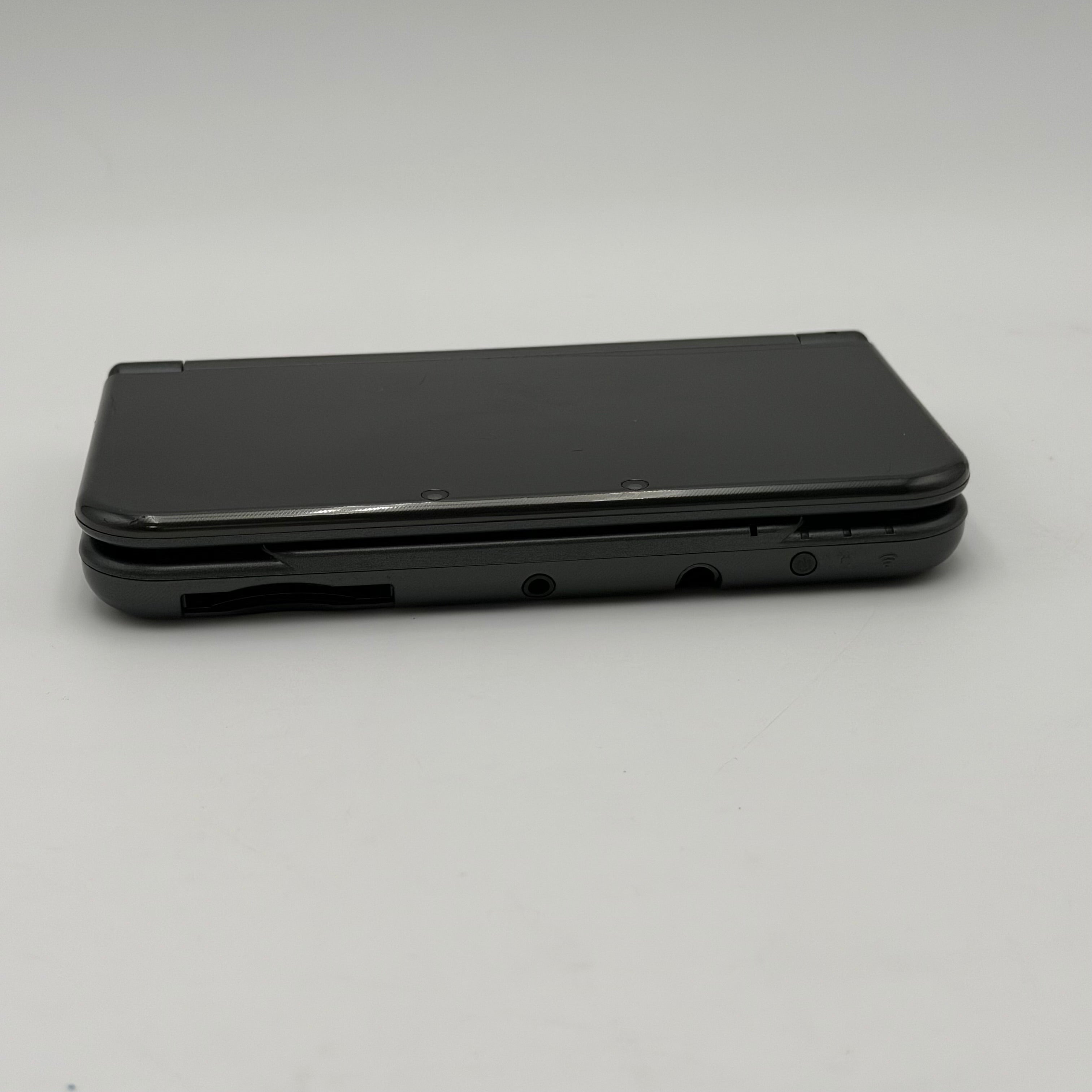 New Nintendo 3DS XL Black RED-001 - For Parts / Repairs