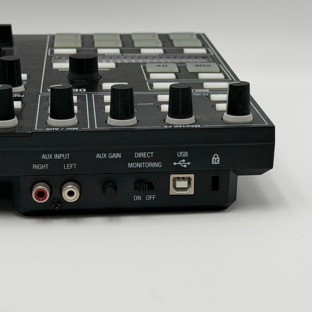 Novation Twitch Serato Itch Dj Controller power up