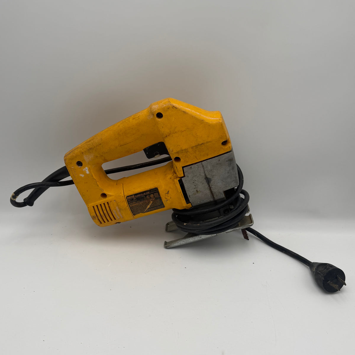 DeWalt DW318 Power Tool Used