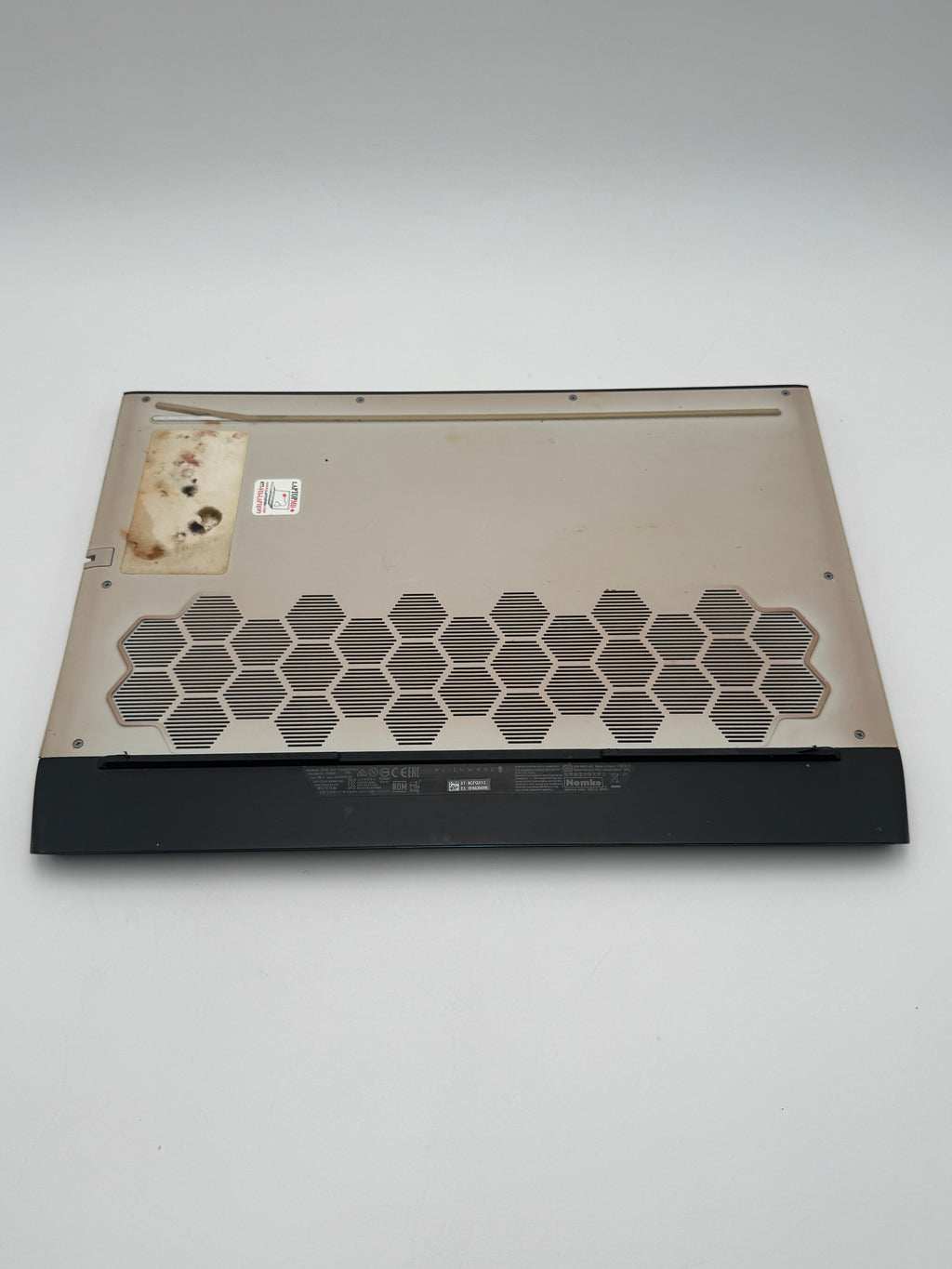 Cracked Screen OS Reset Alienware m17 R2 Laptop - Core i7, 16GB RAM, 512GB SSD, 17", Black
