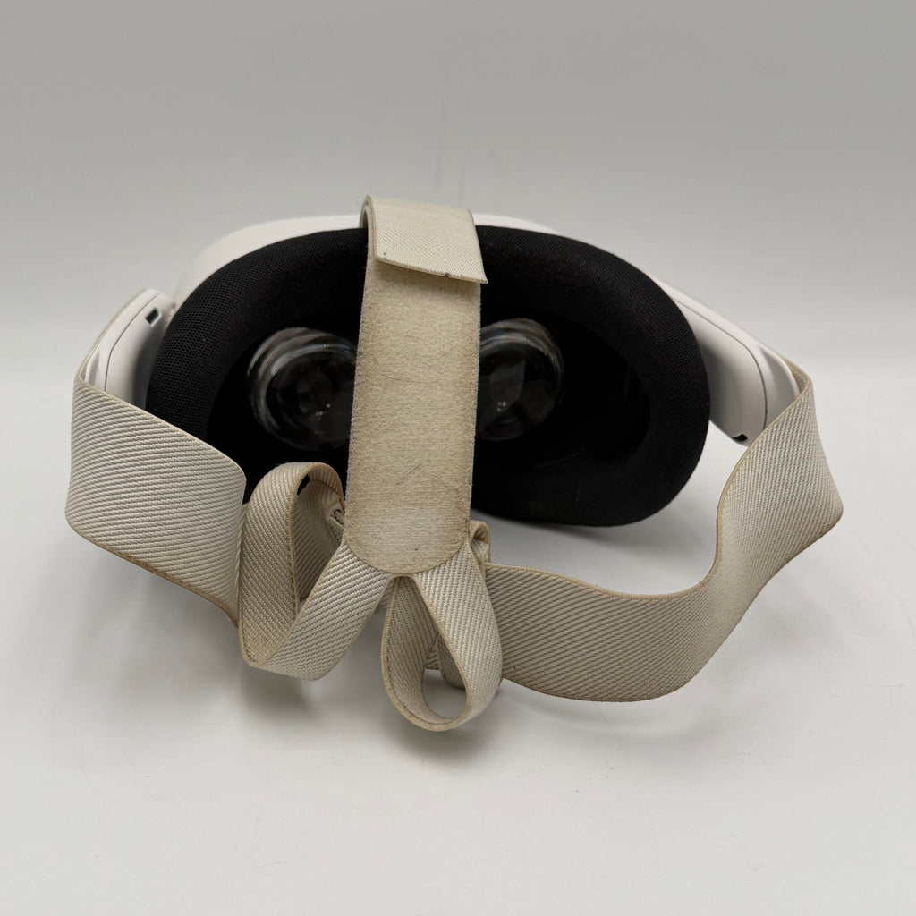 Meta Quest 3S 128GB VR Headset White Used - A